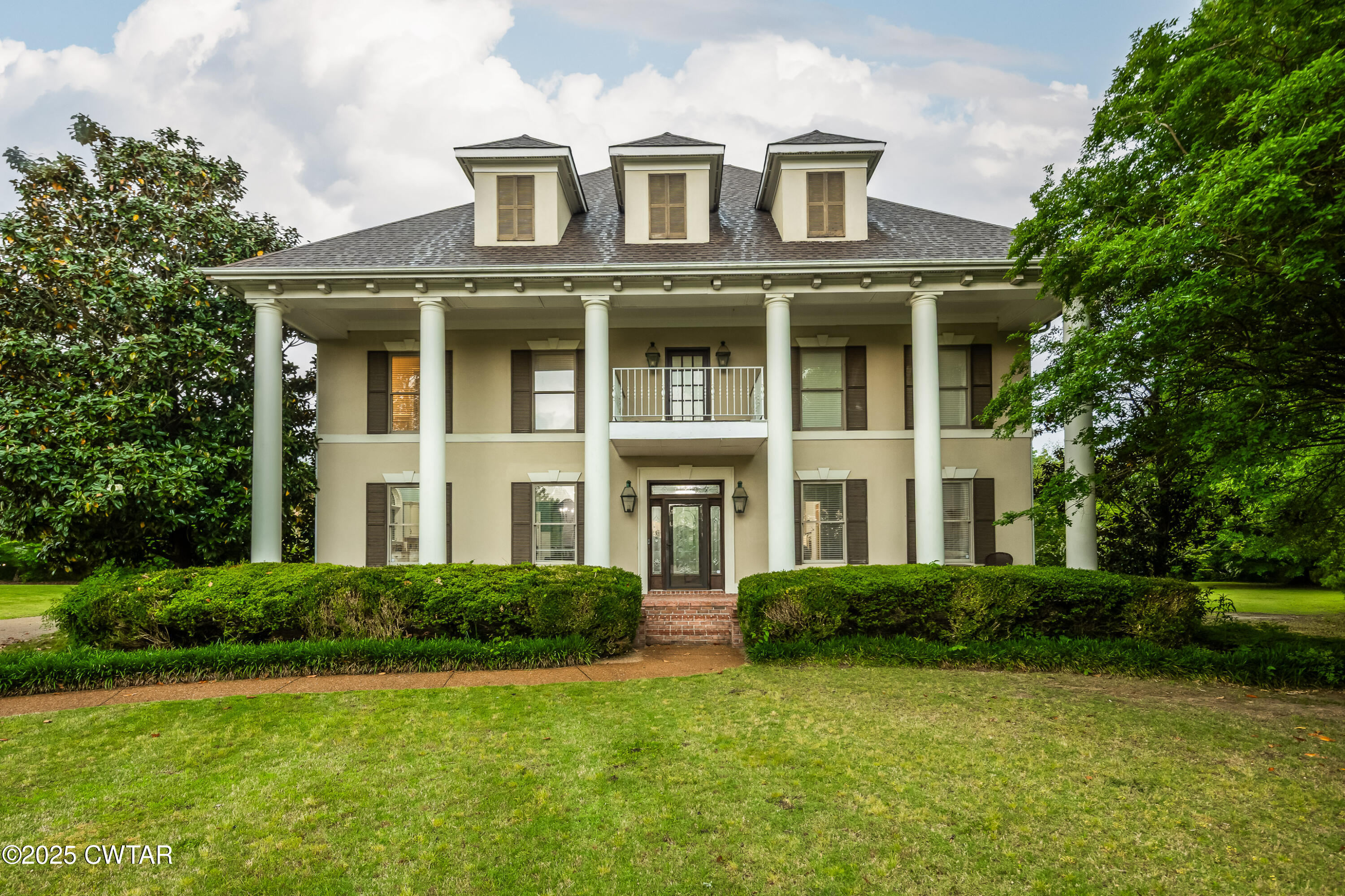51 Crownpointe Cove