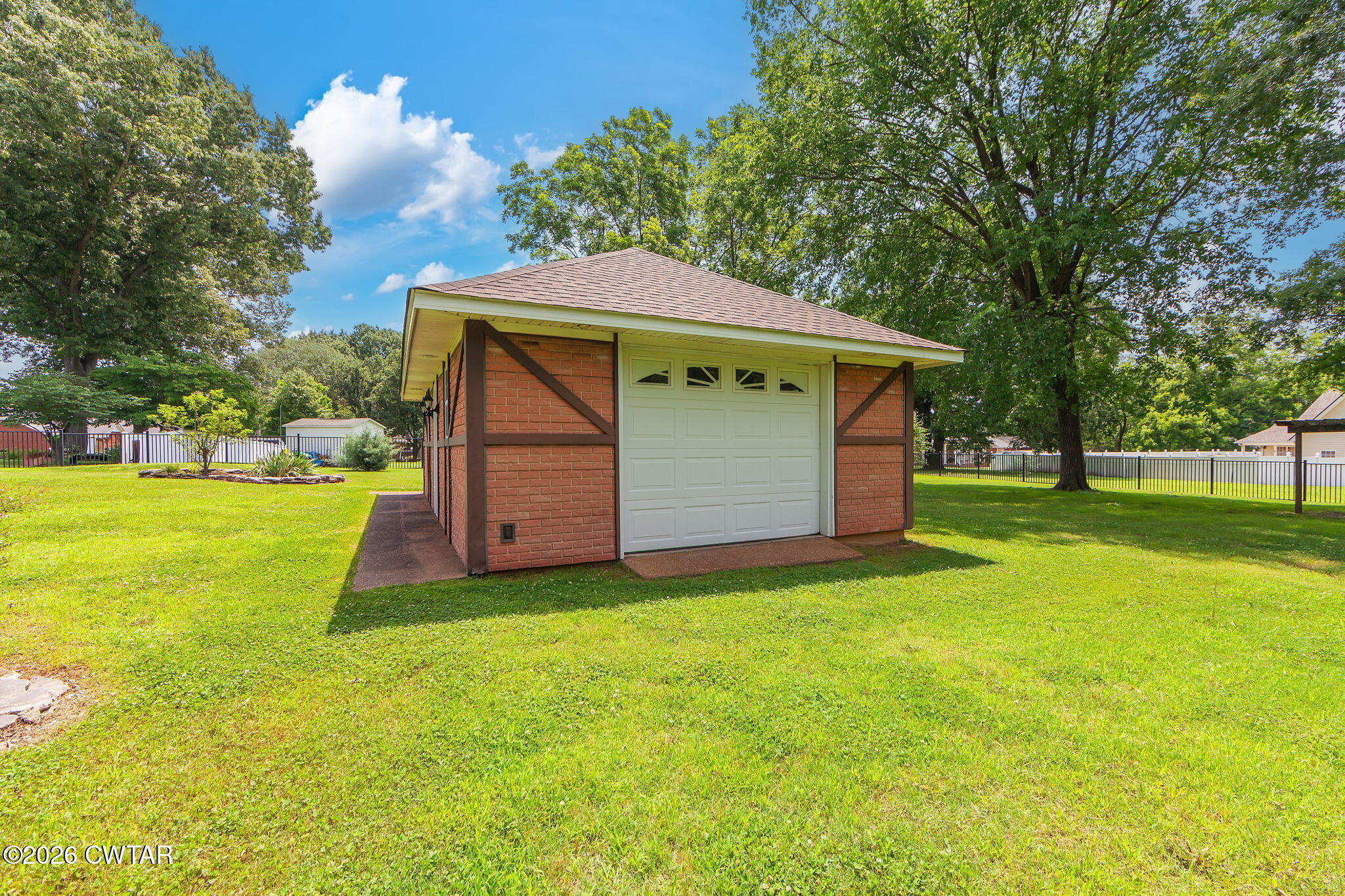 2812 Chere Carol Road