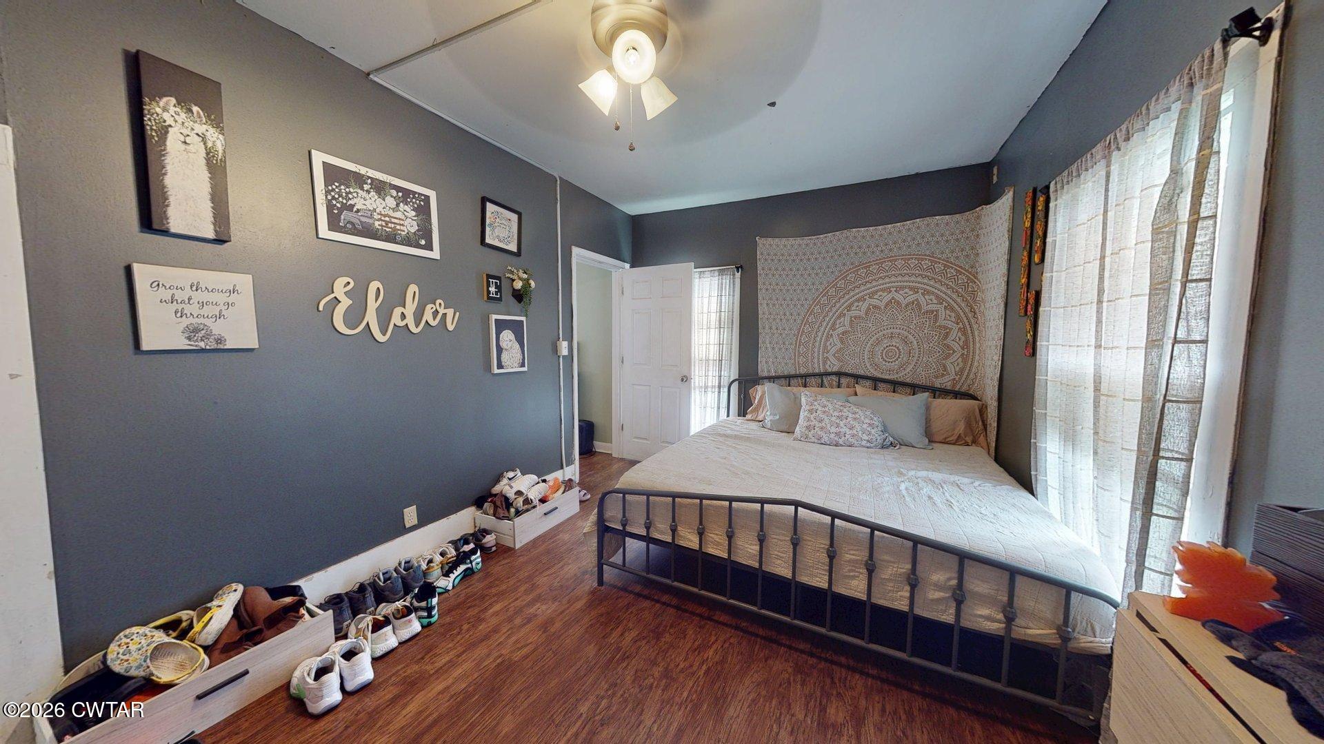 1037 N Sampson Avenue