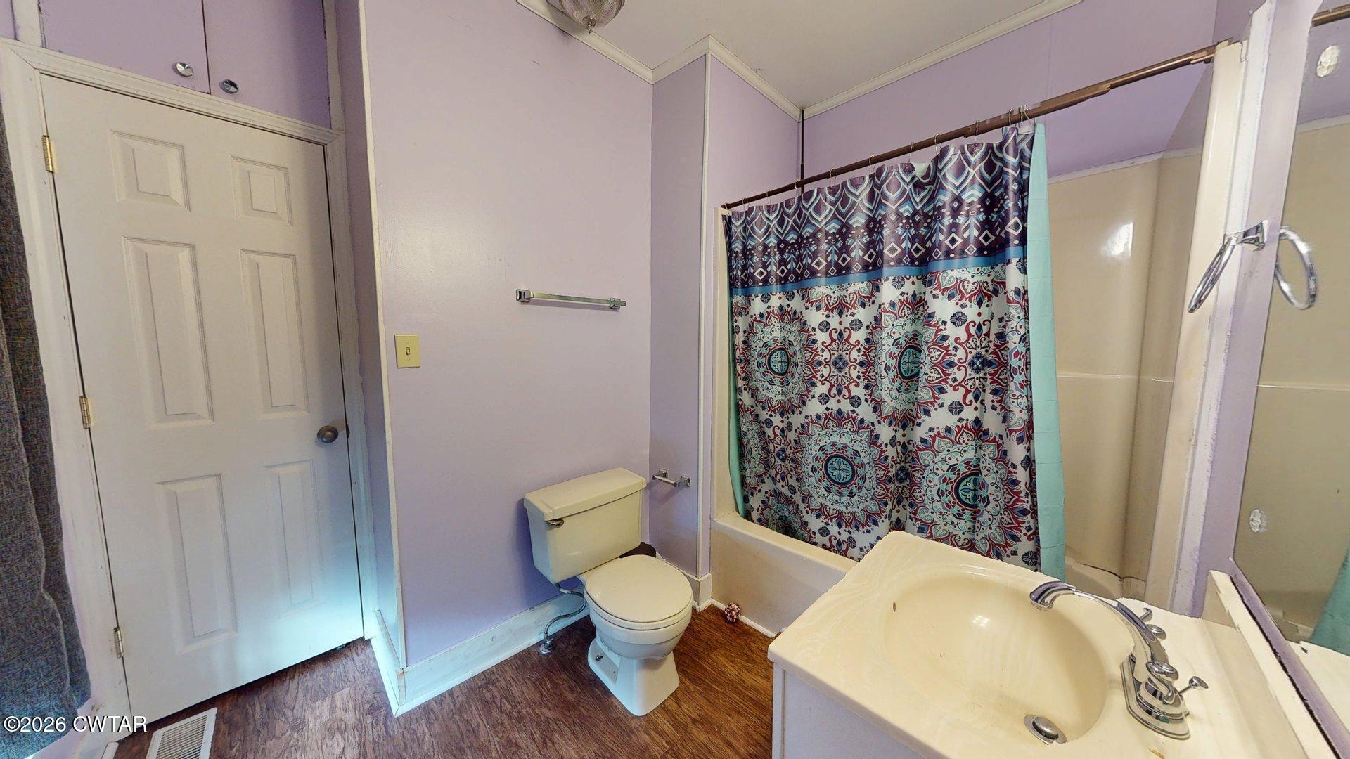 1037 N Sampson Avenue