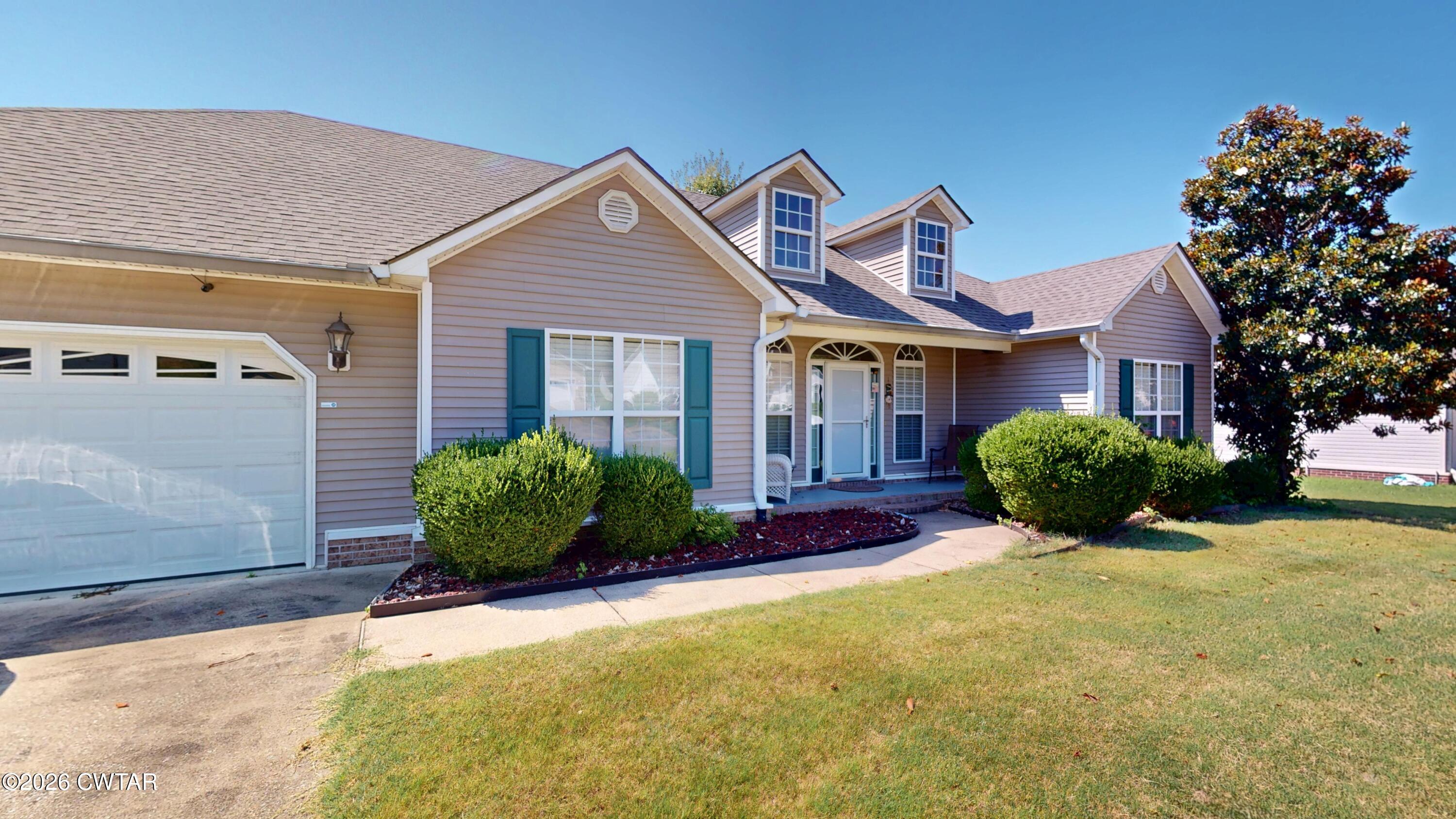 1140 Sir Lionel Street