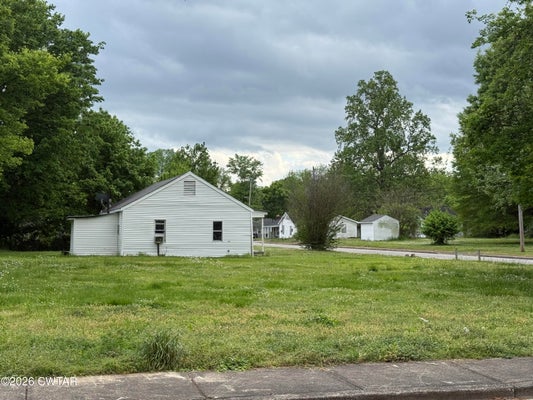 300 BARHAM ST, JACKSON, TN 38301 - Image 0bdce5b2fa79ec1982bc950aac086121/1709671372