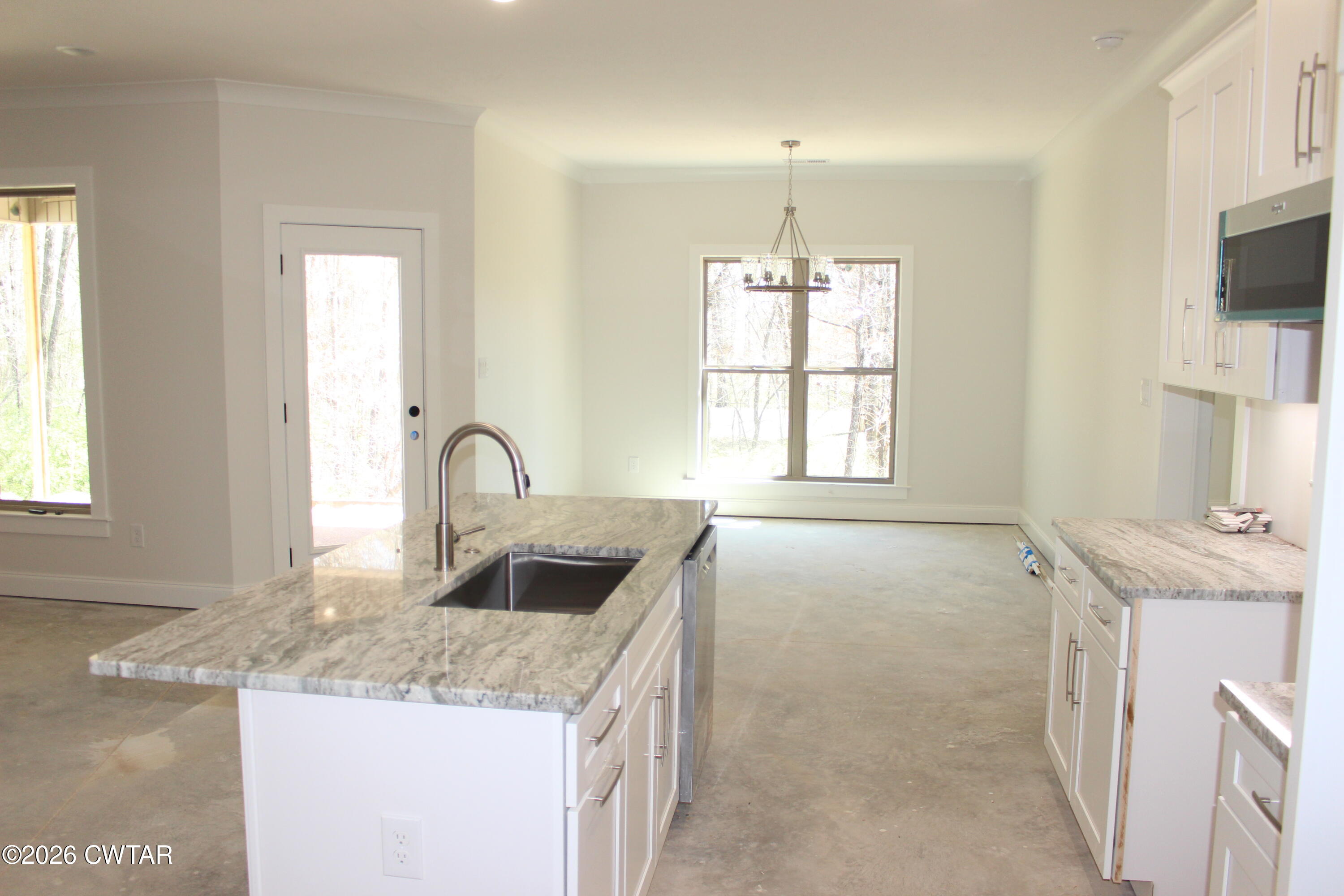 10 Emerald Breeze Drive