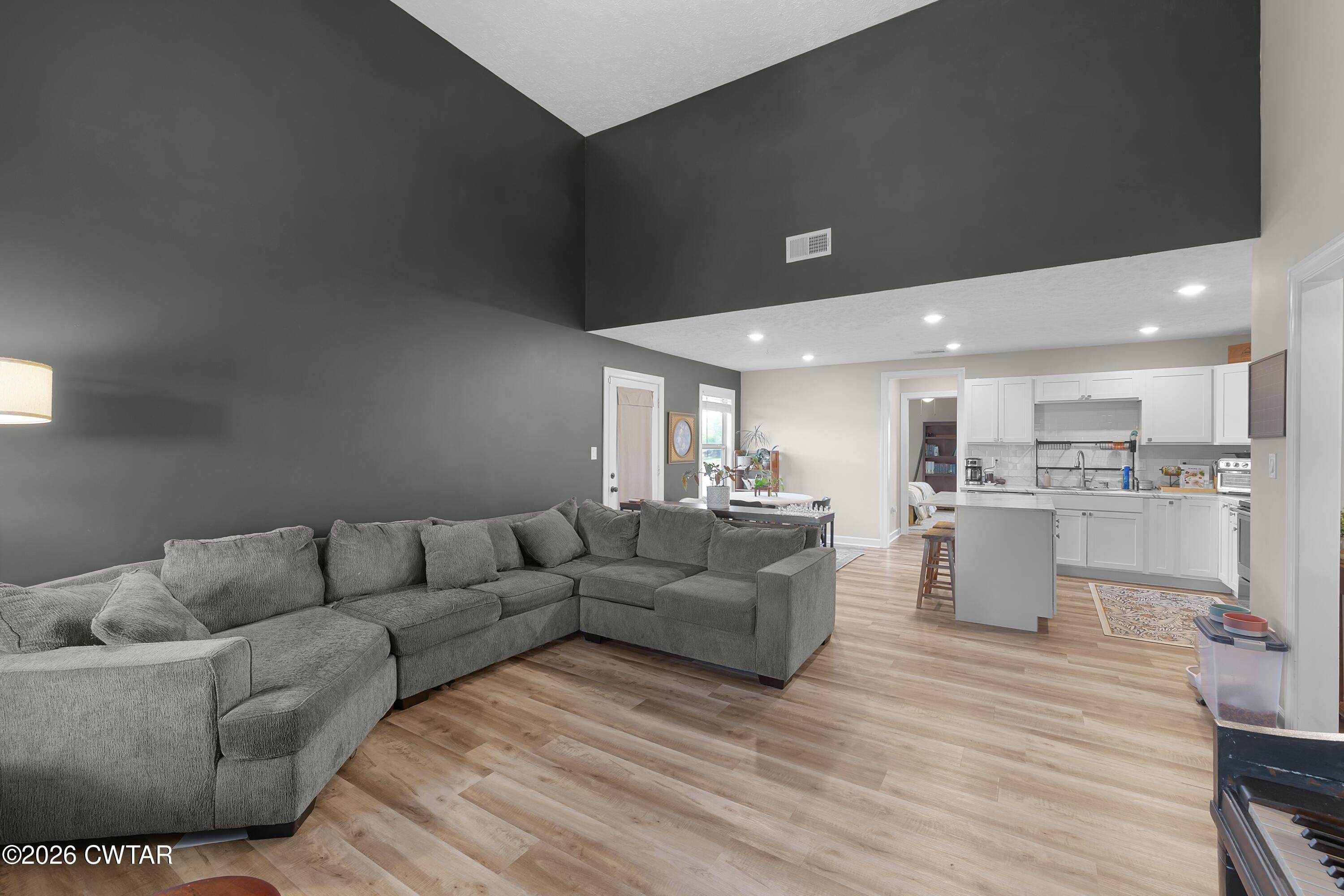 6004 Dove Hollow Drive