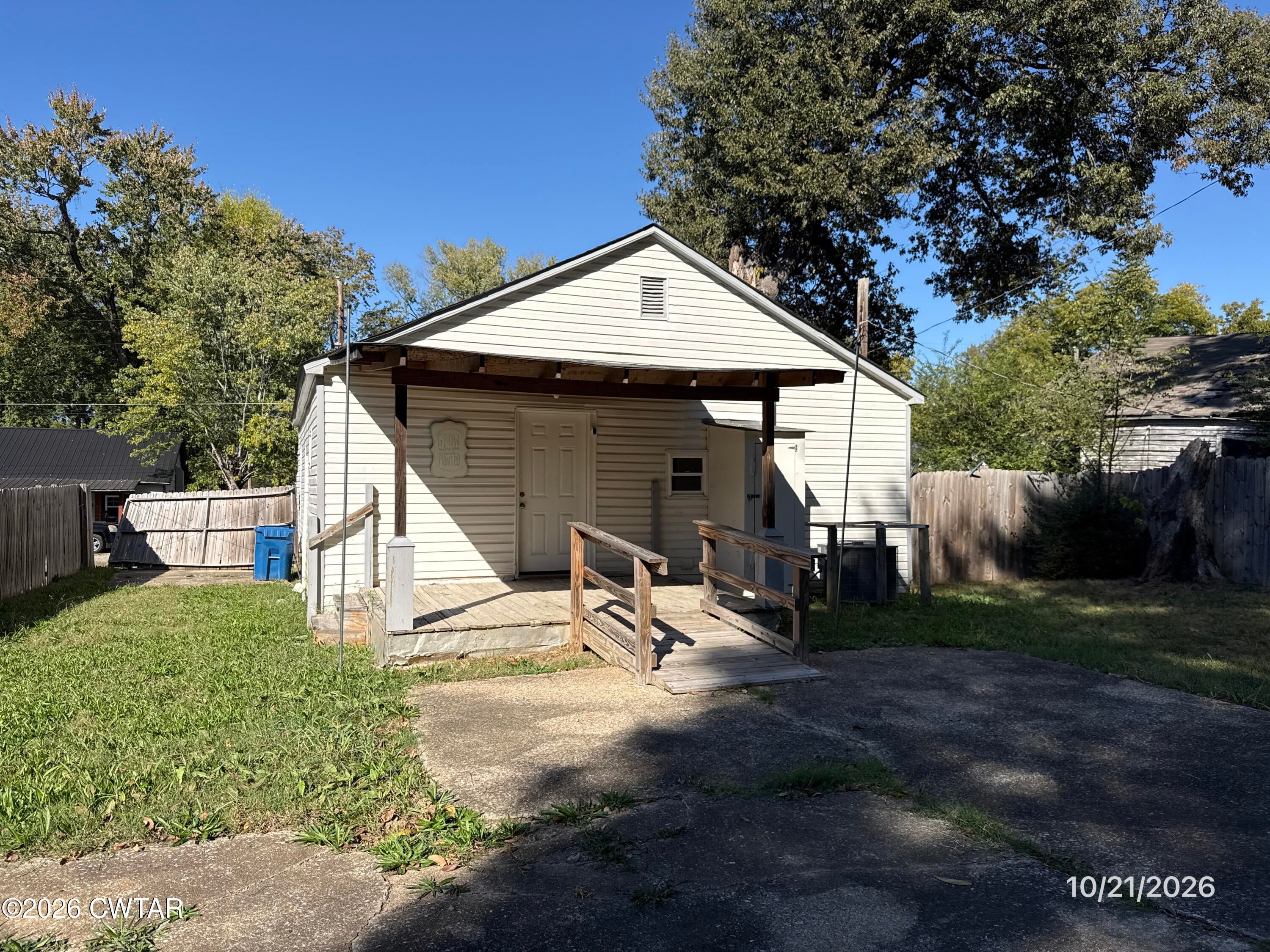 404 E 4th Street