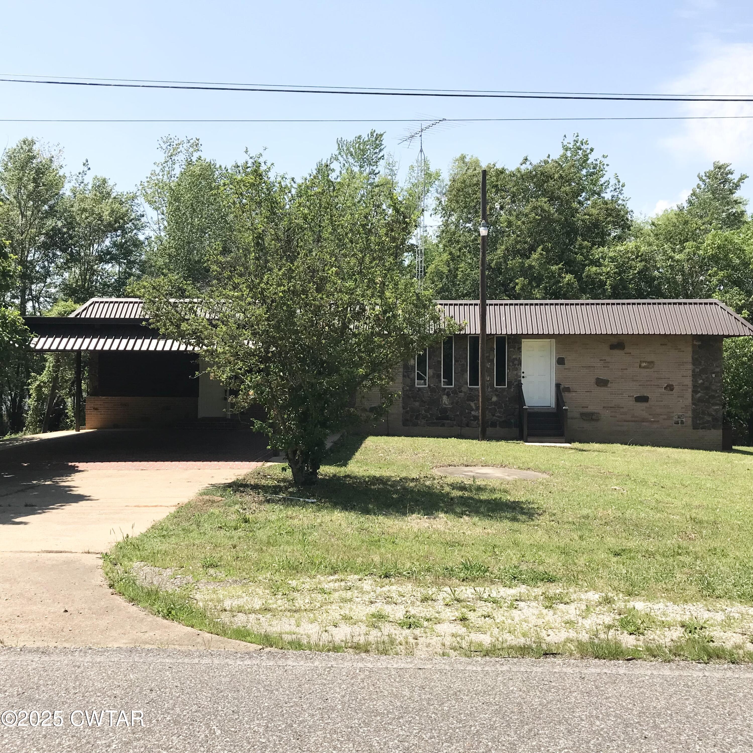 953 Riverside Drive