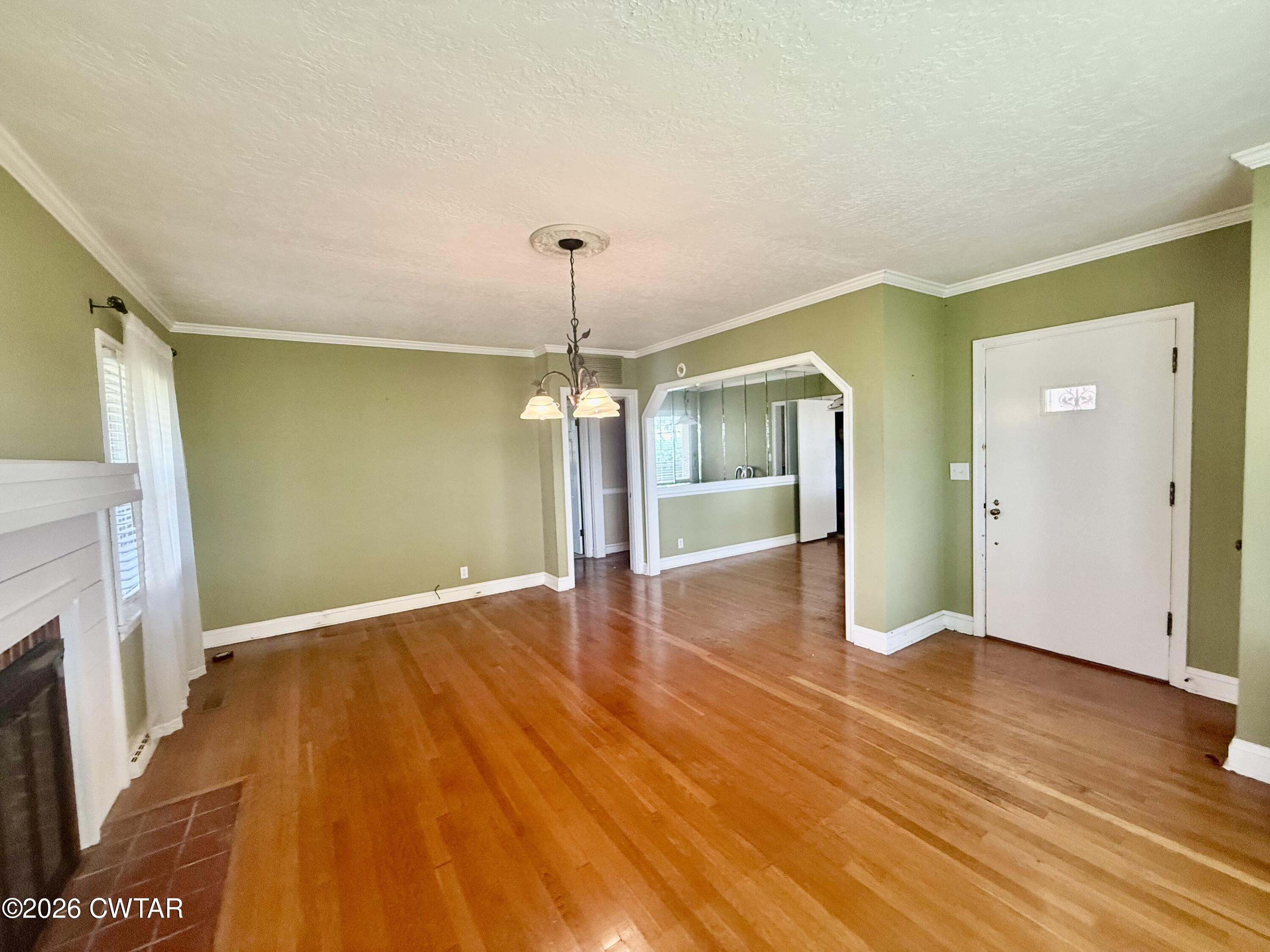 1085 Lake Drive