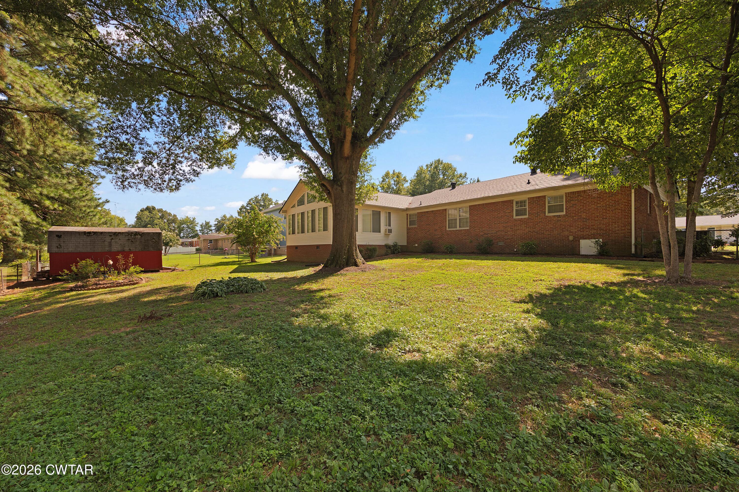 5006 Honeysuckle Lane