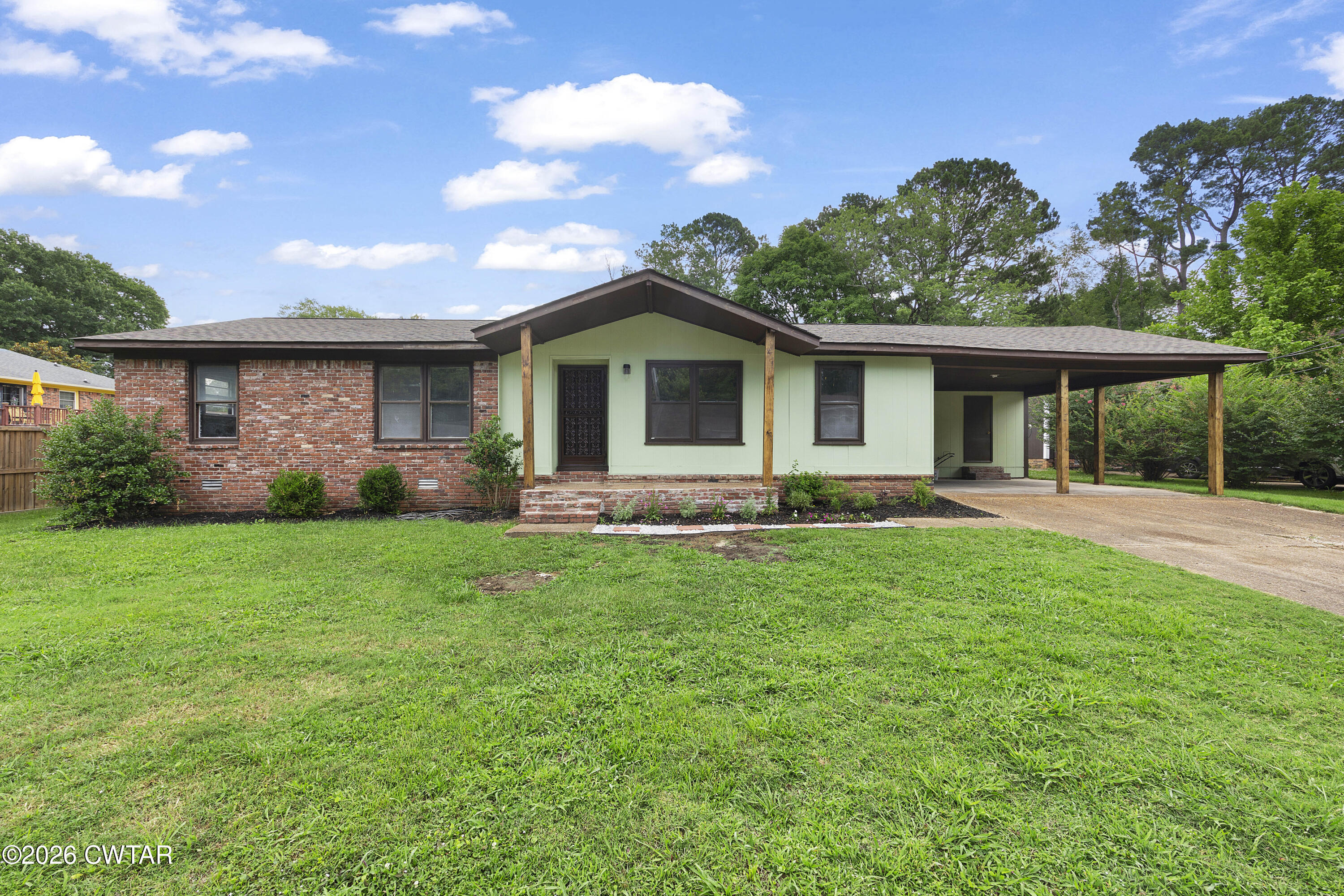 Photo 1 of 15 — 88 Cherokee Drive, Jackson, TN 38301