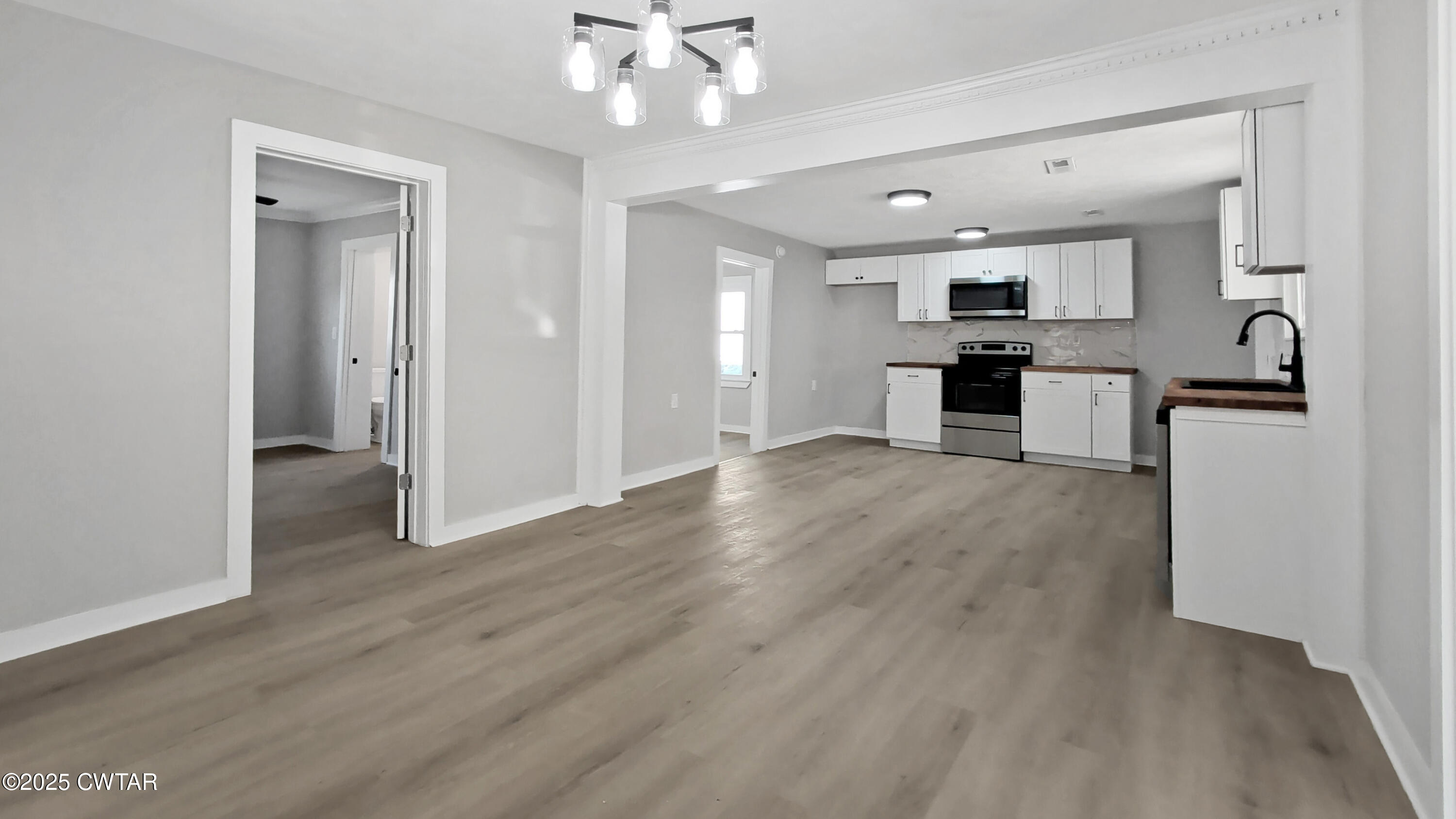 2016 W Woodrow Street