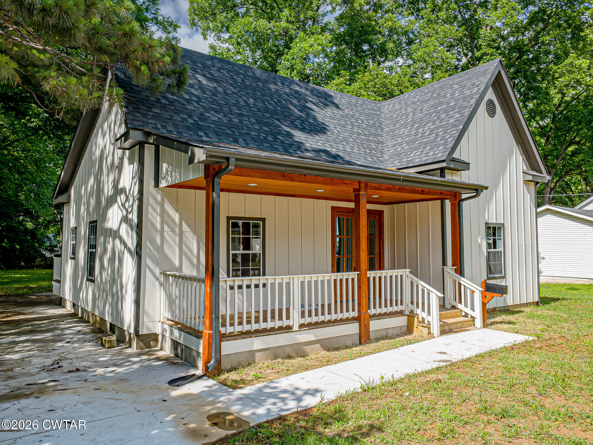211 Hays Avenue