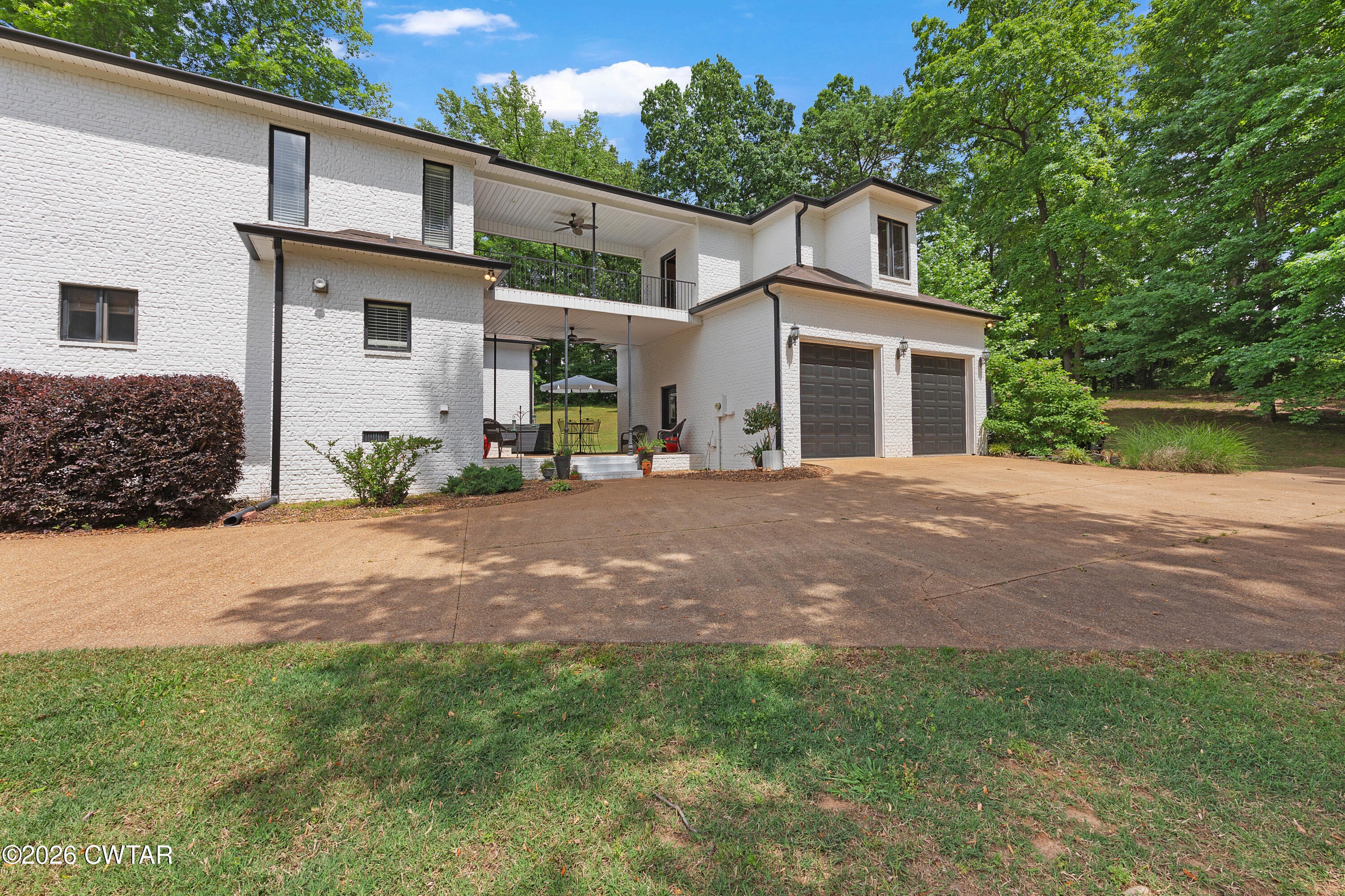 220 Forest Lake Drive