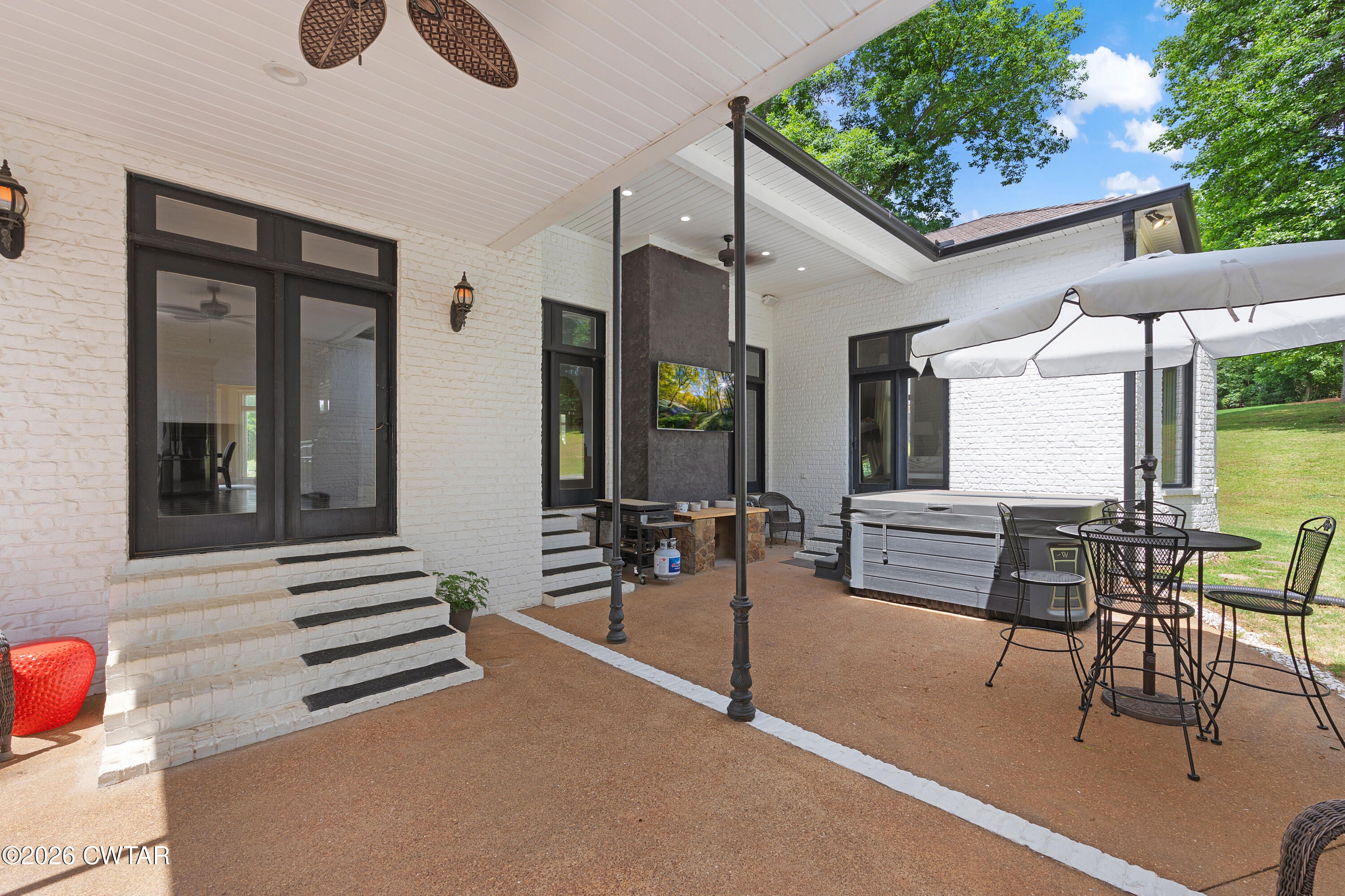 220 Forest Lake Drive