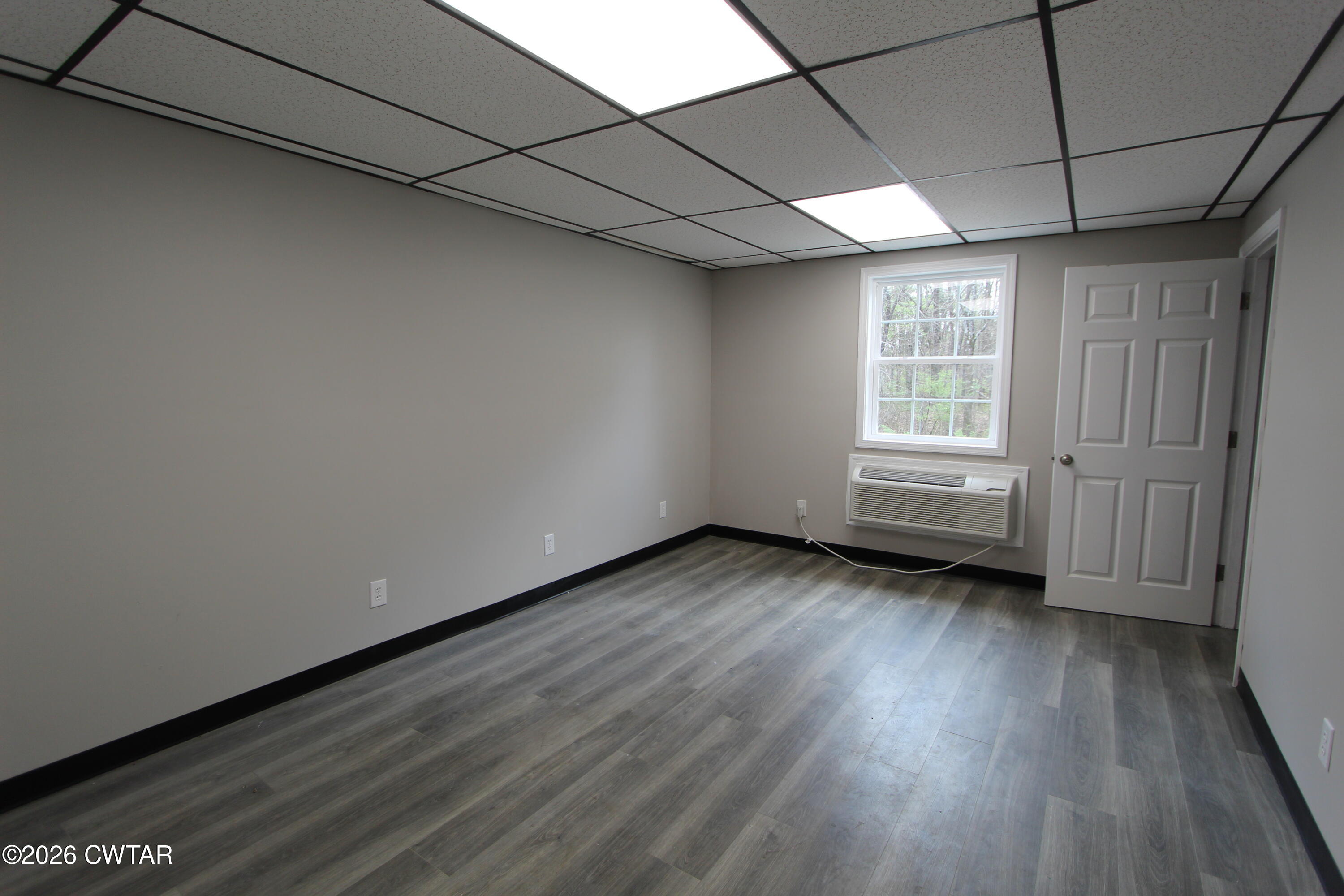 5009 W Van Hook Street