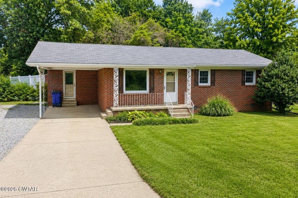 121 W PEACH ST, MARTIN, TN 38237 - Image 4bbad90ae5c3bbc7cce173afd4ef7dac/1112044929