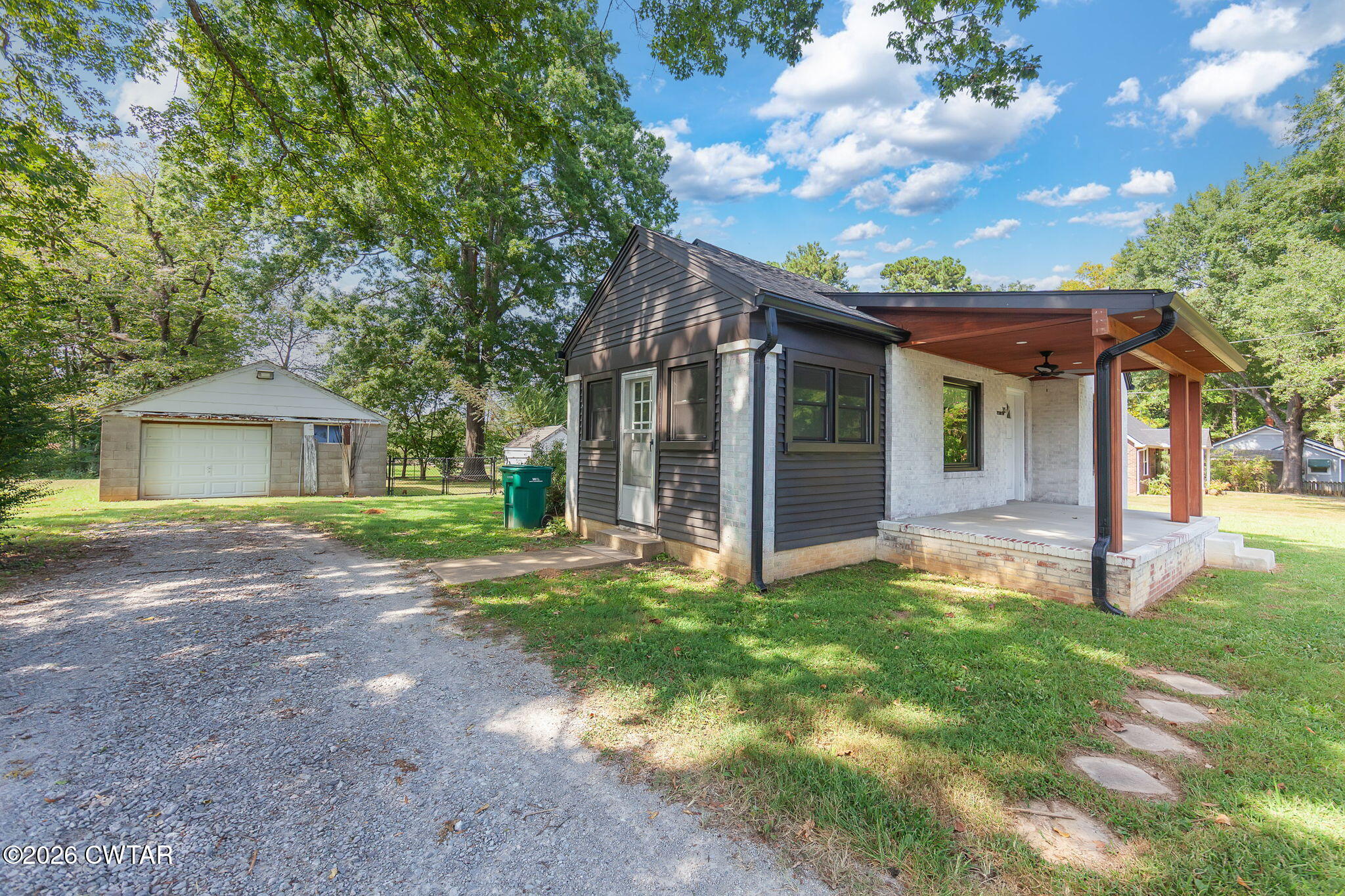 385 Bolivar Highway