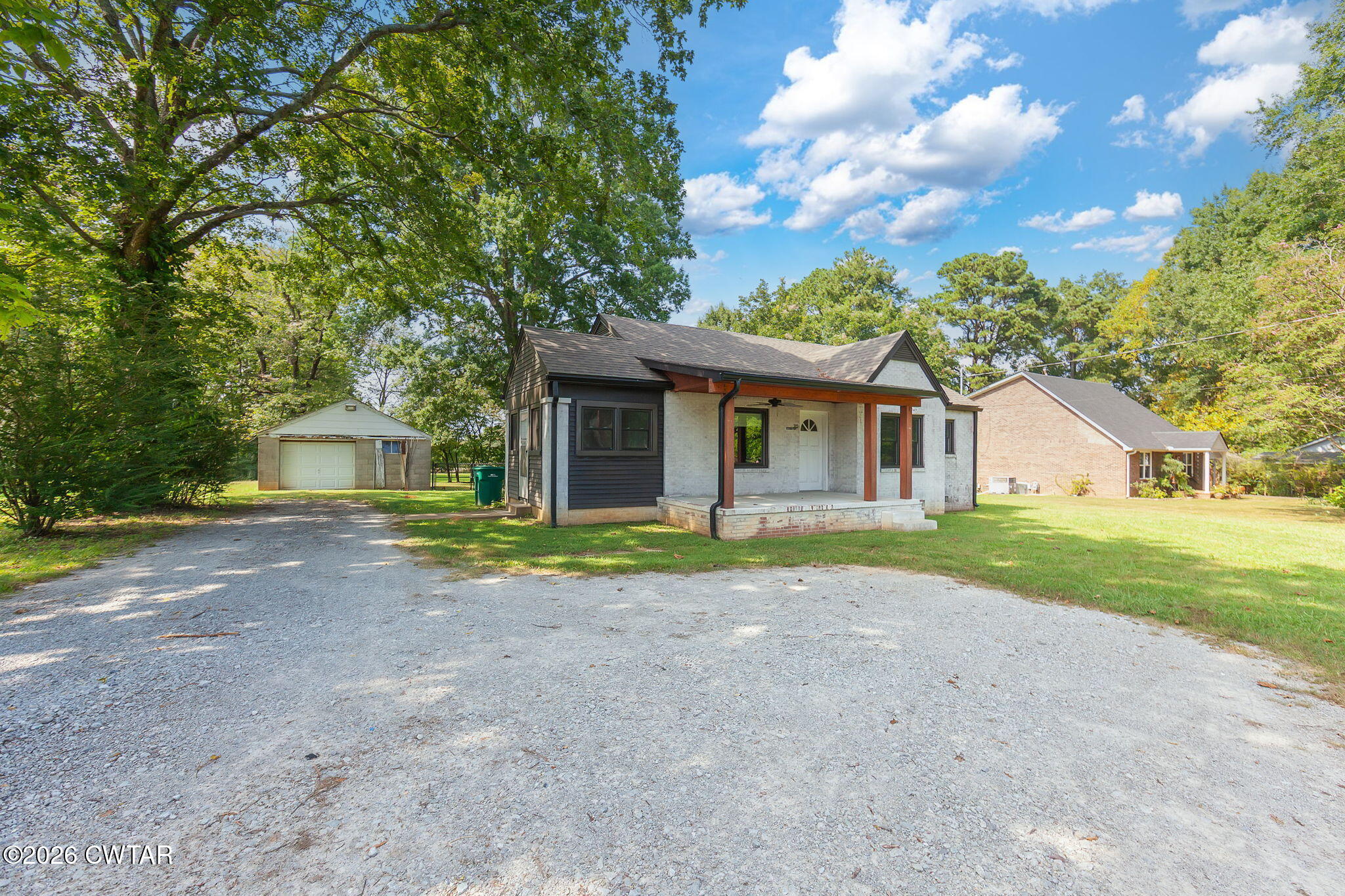 385 Bolivar Highway