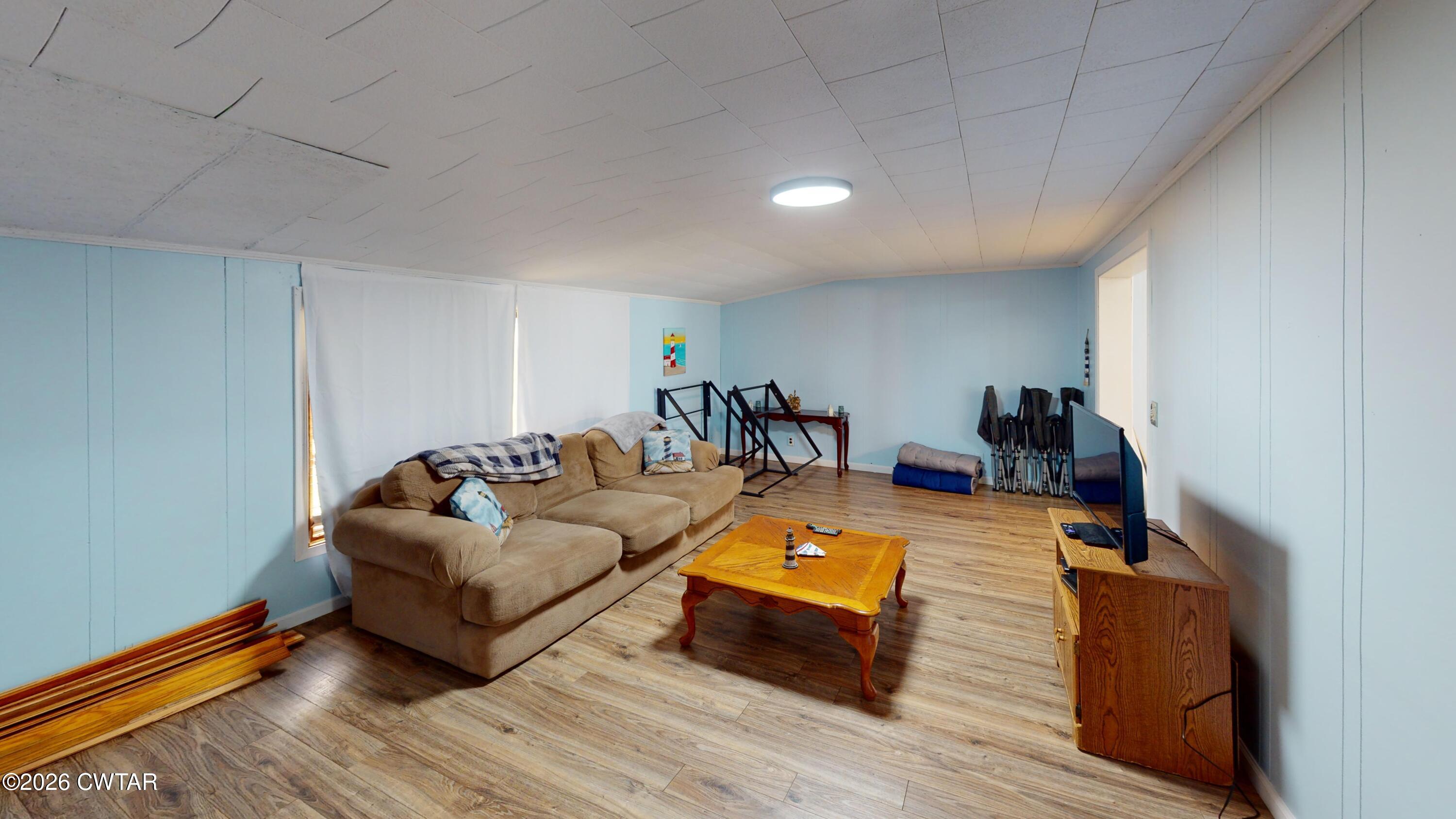 225 Jones Loop