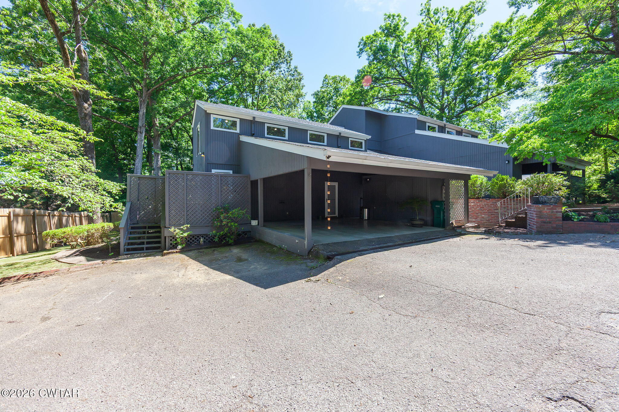 1104 North Parkway