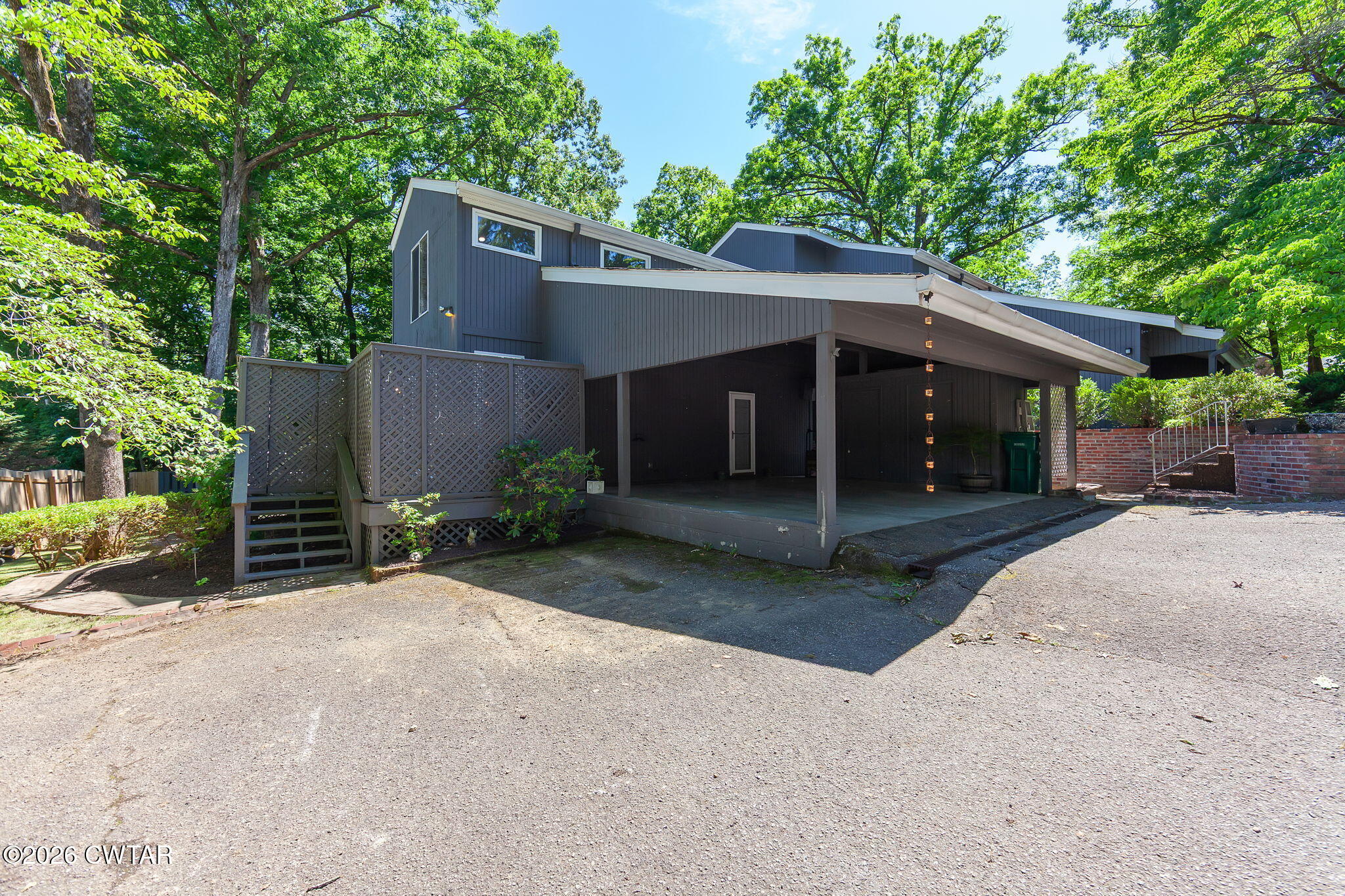 1104 North Parkway