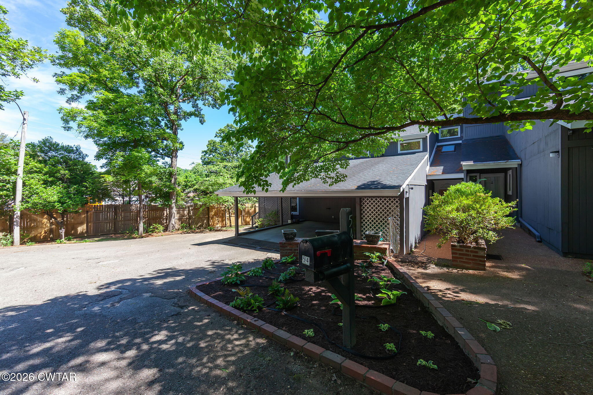1104 North Parkway