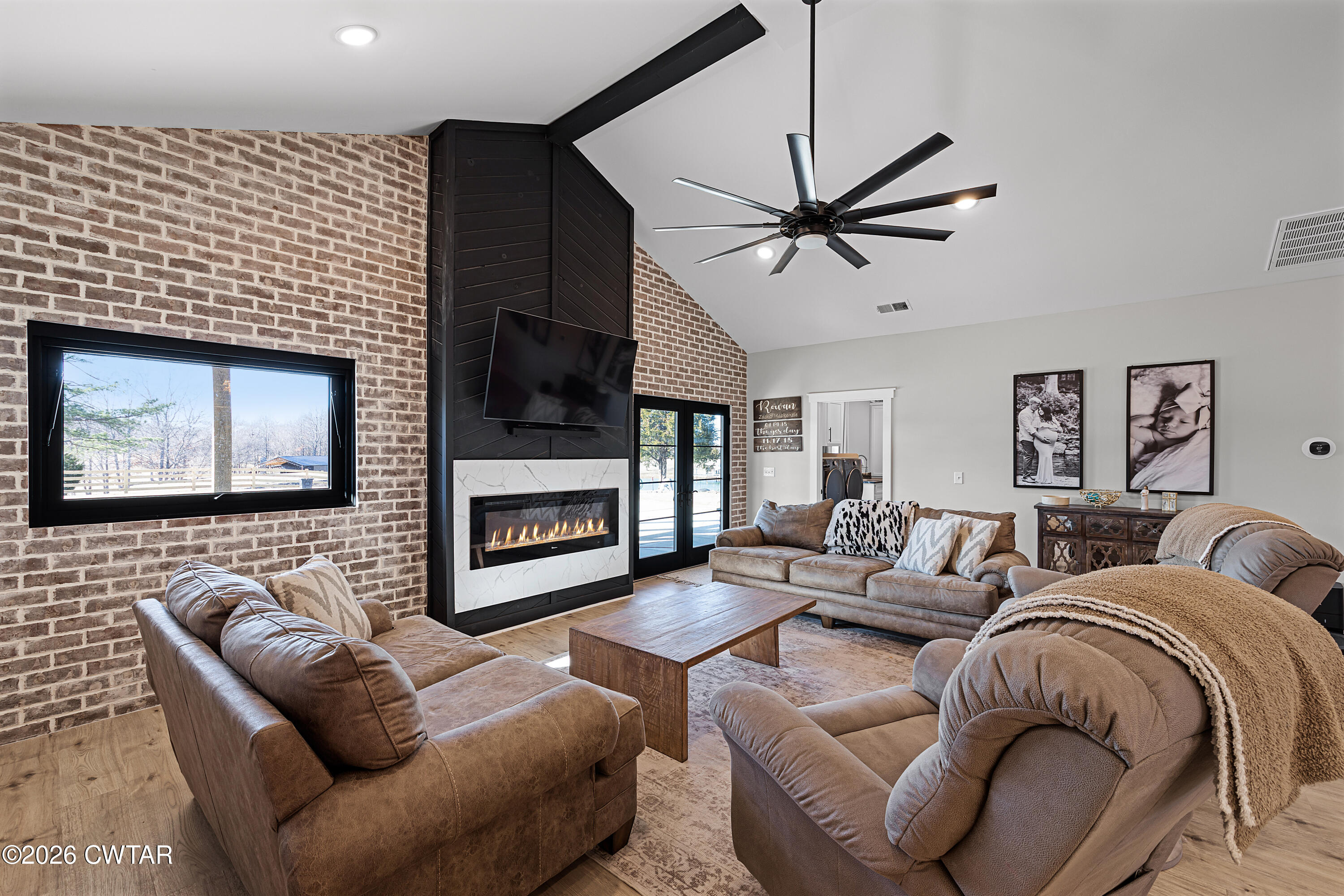 1052 Dade Ellington Road