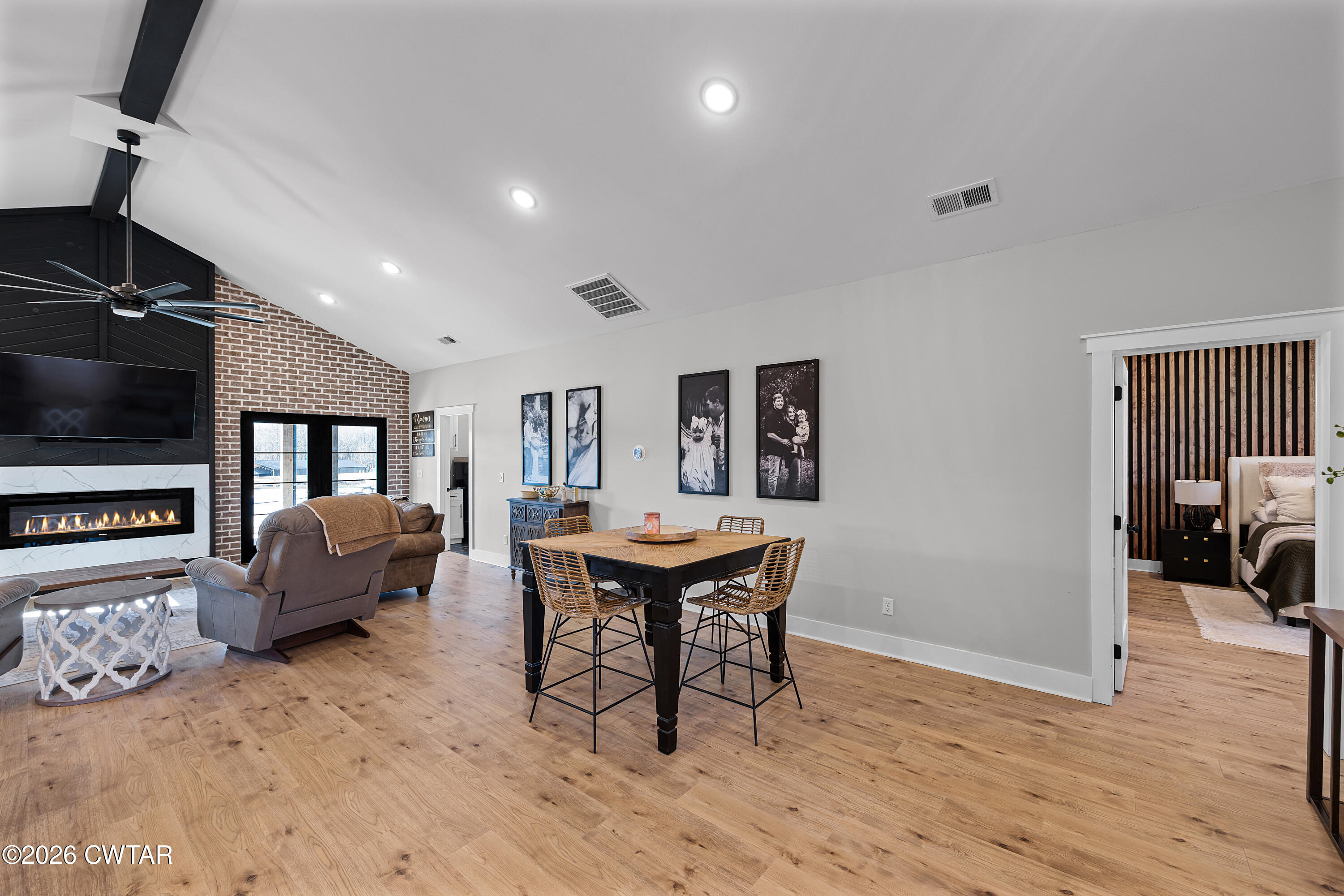 1052 Dade Ellington Road