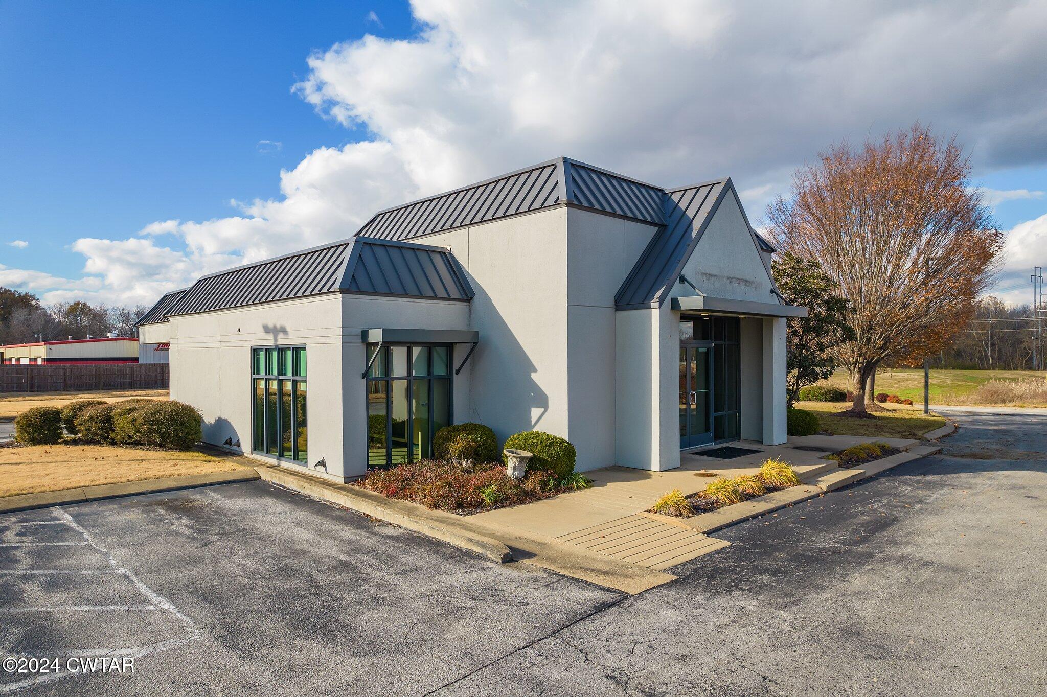 1291 S Highland Avenue