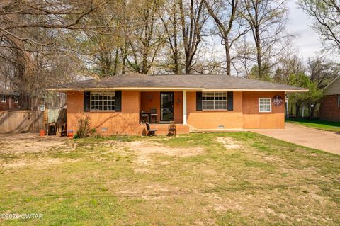 205 Holiday Drive Jackson TN 38305