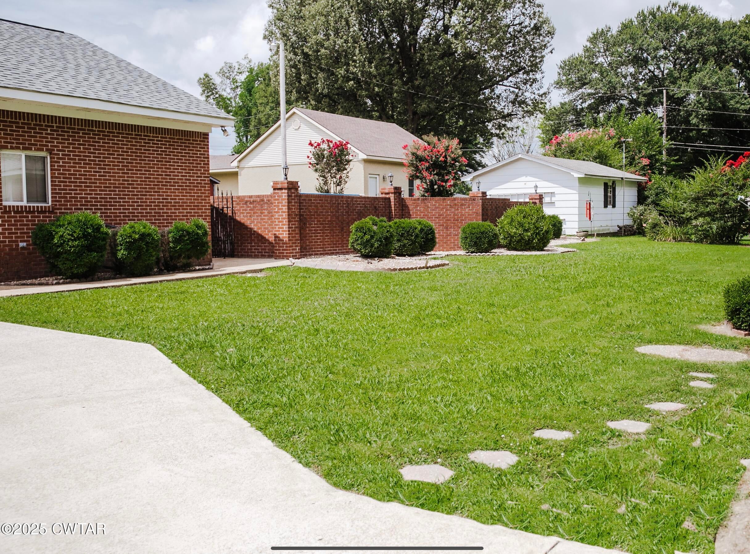 209 Hillside Street