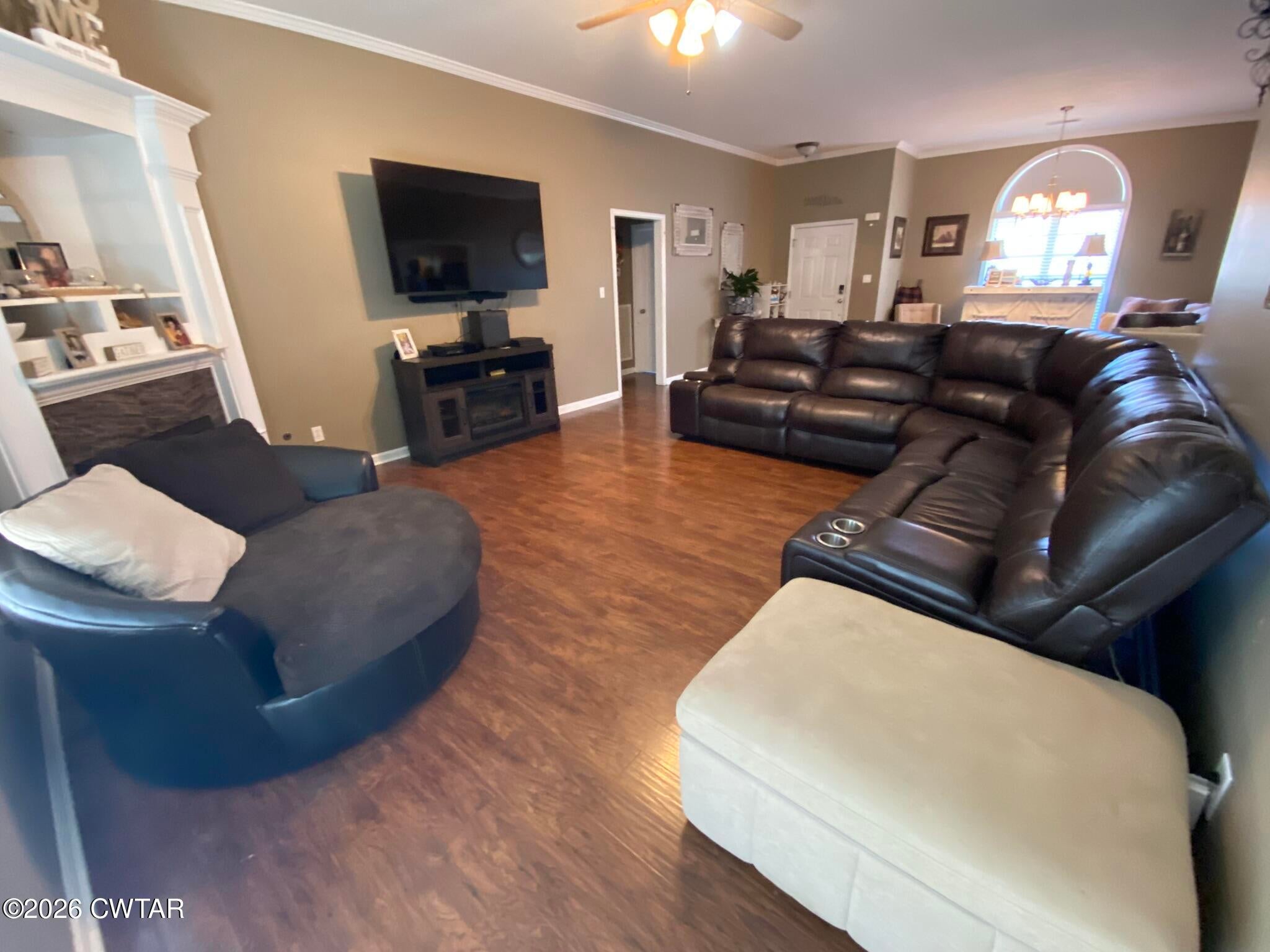 208 Meadowlark Cove
