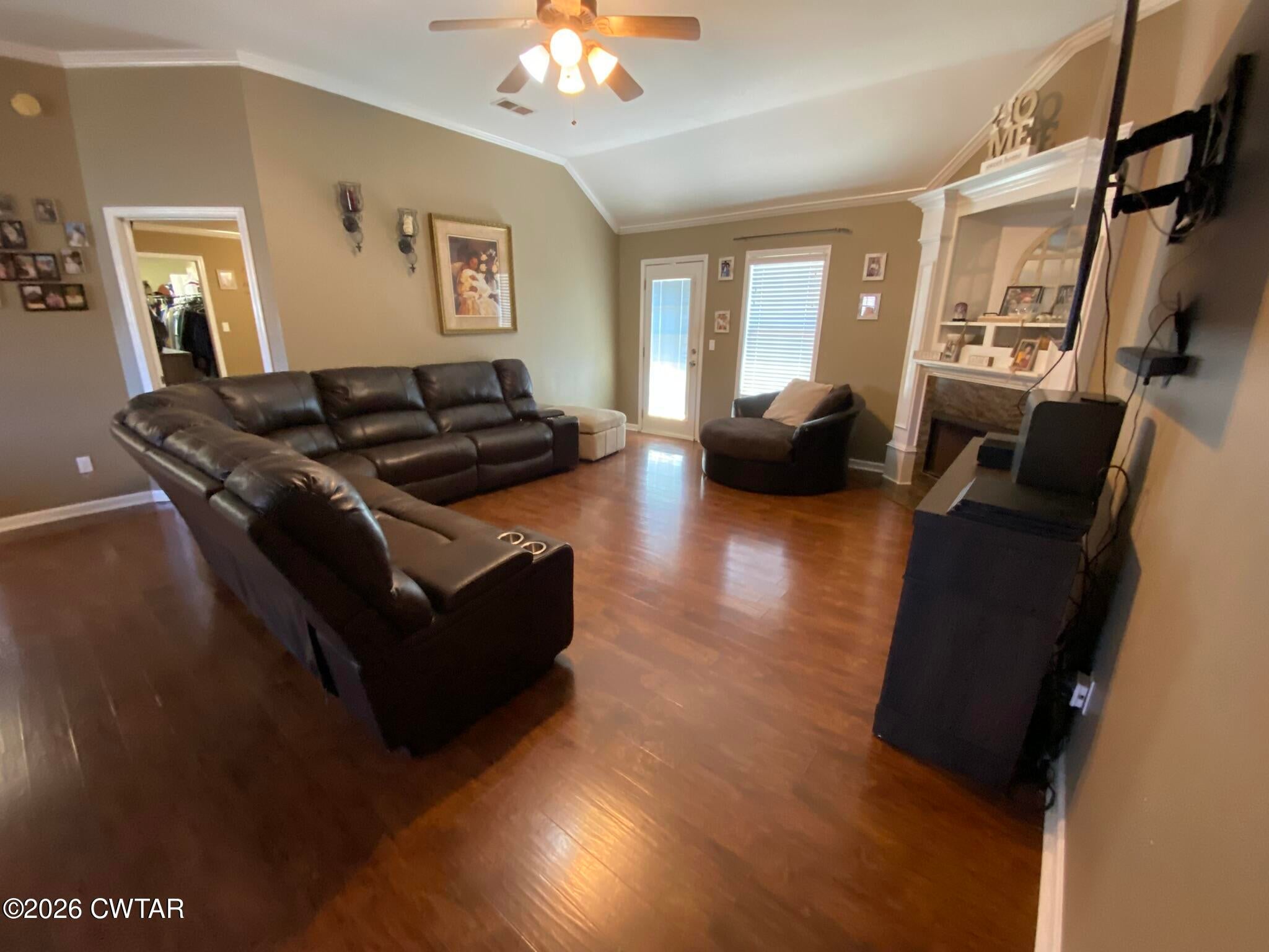 208 Meadowlark Cove