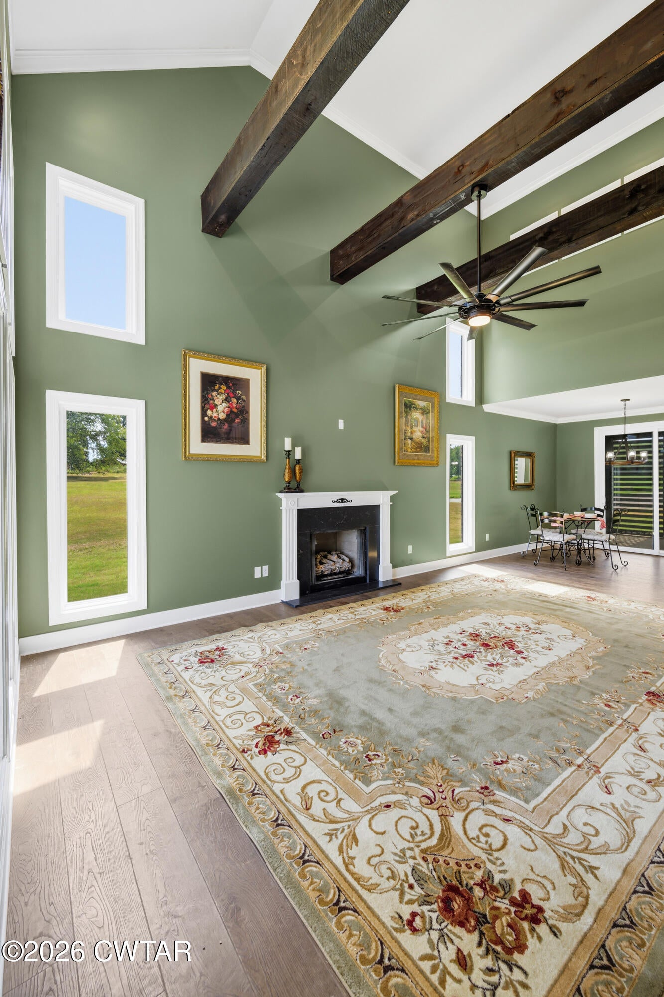 325 Golfview Lane