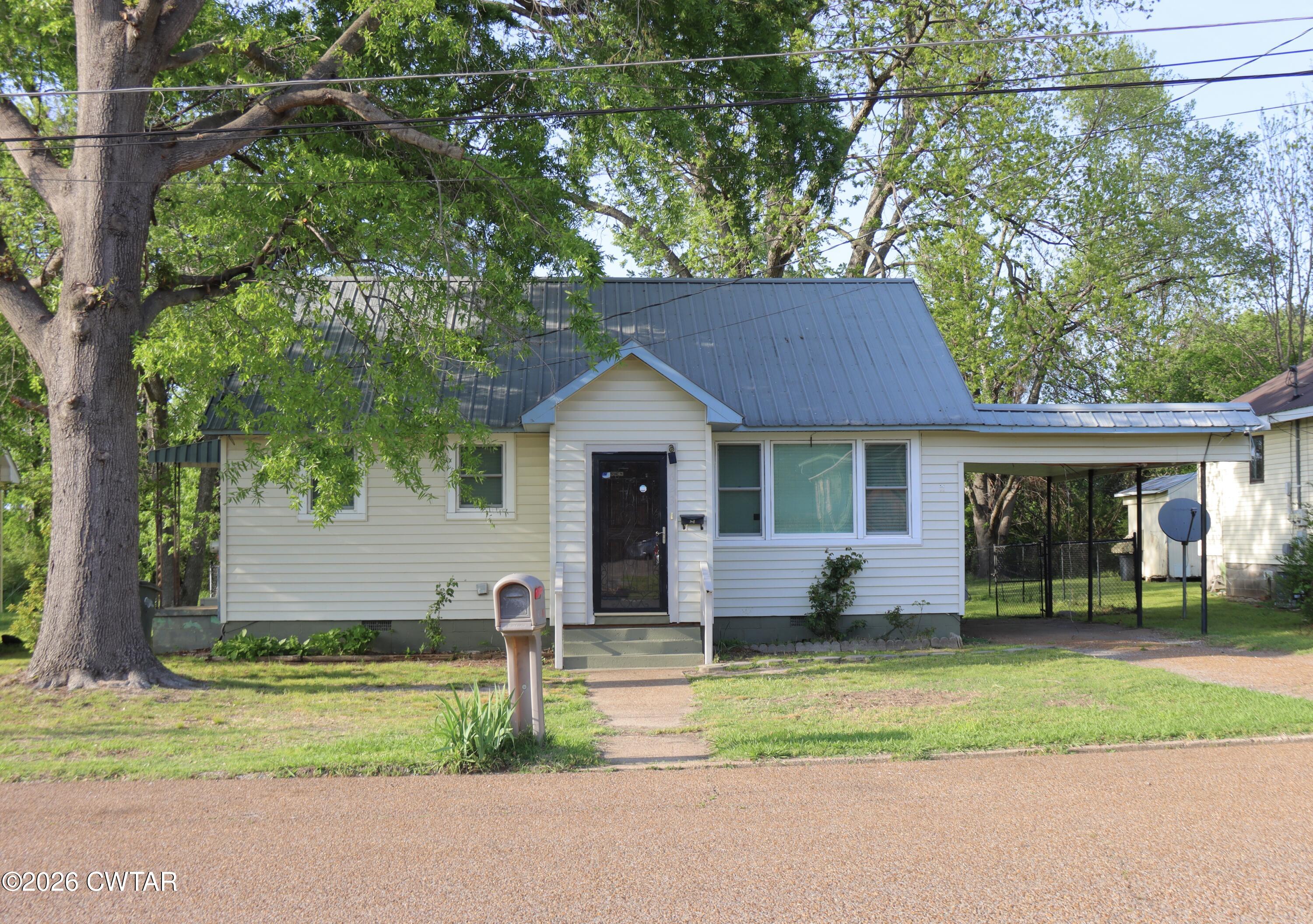 623 W Washington Avenue