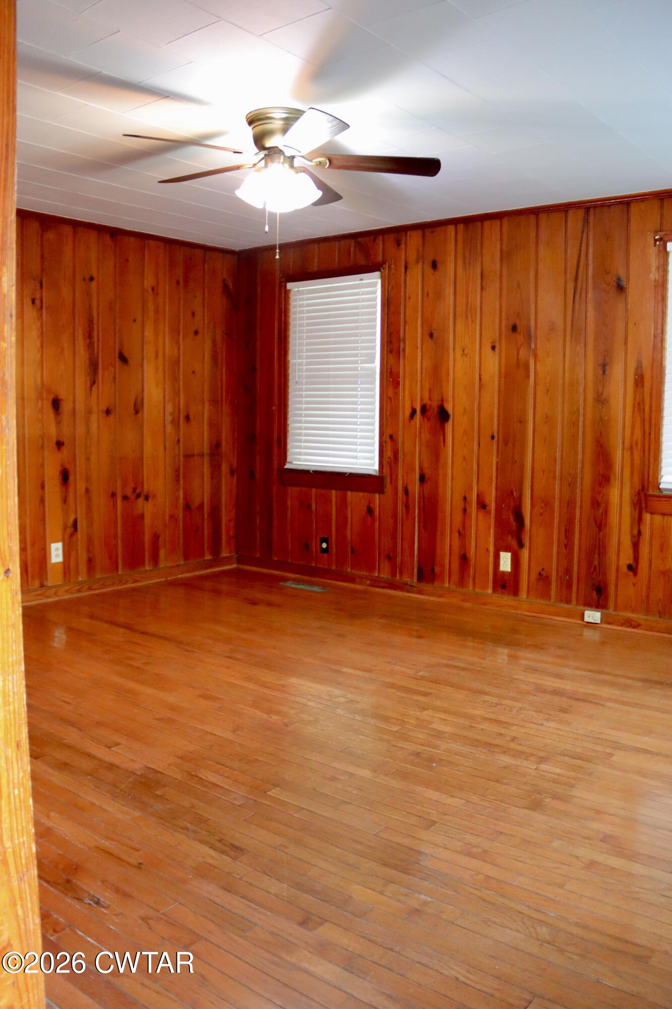 623 W Washington Avenue