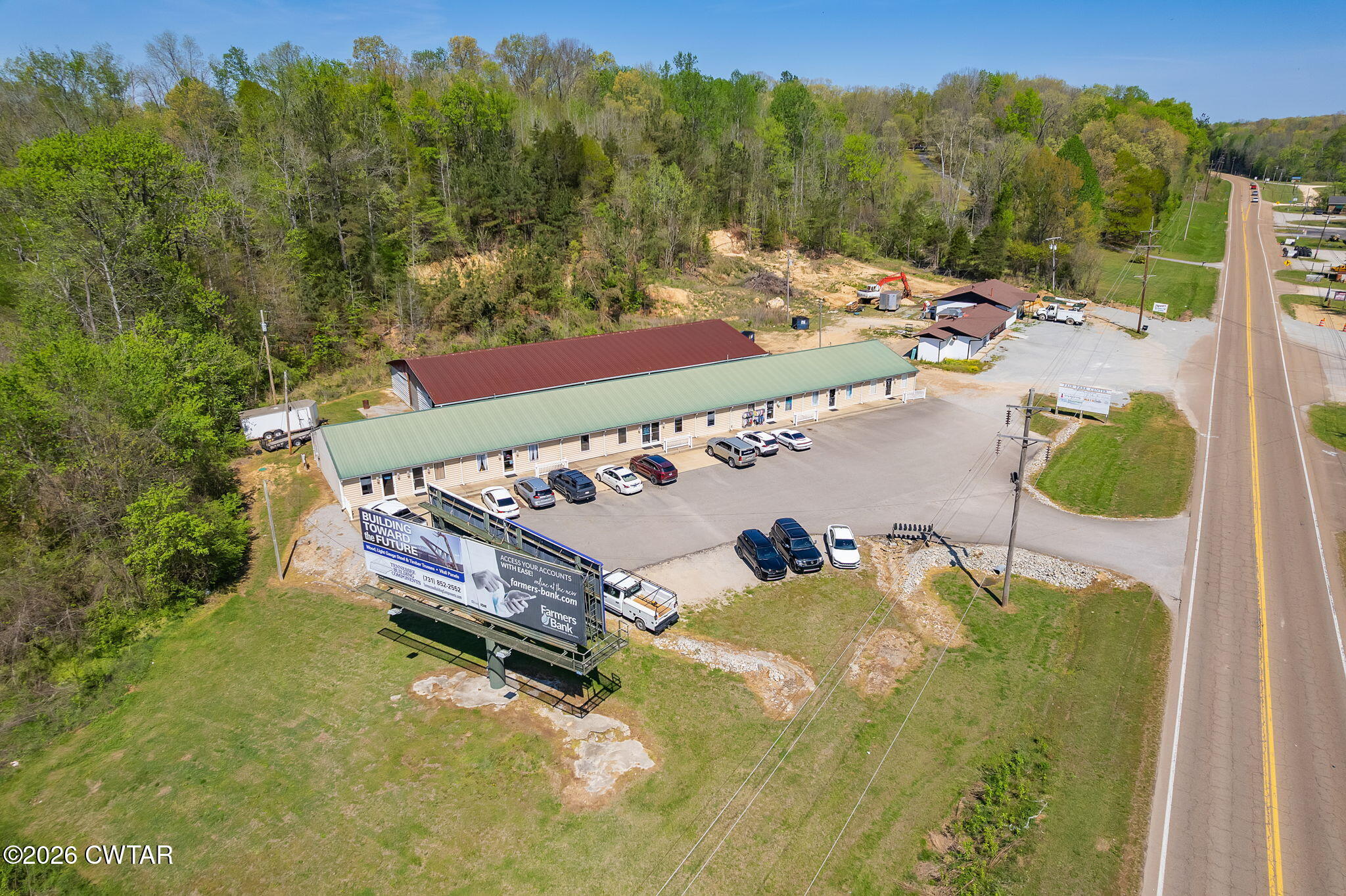 2210 S Highway 641 S