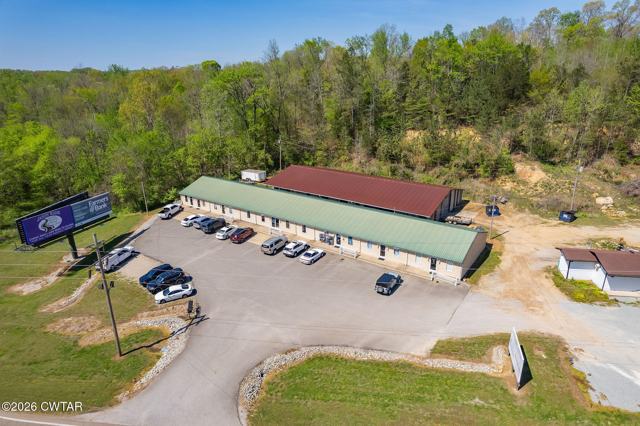 2210 S Highway 641 S