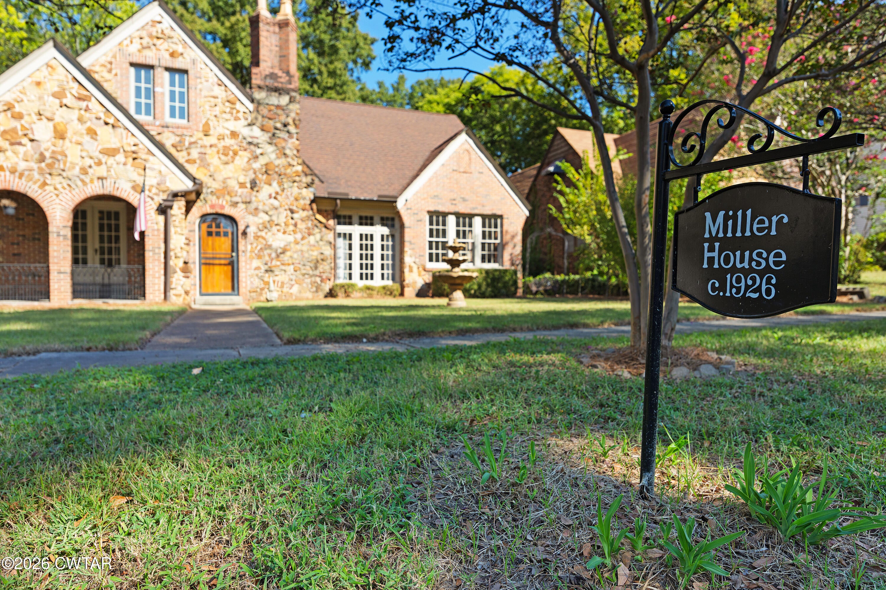 523 Westmoreland Place