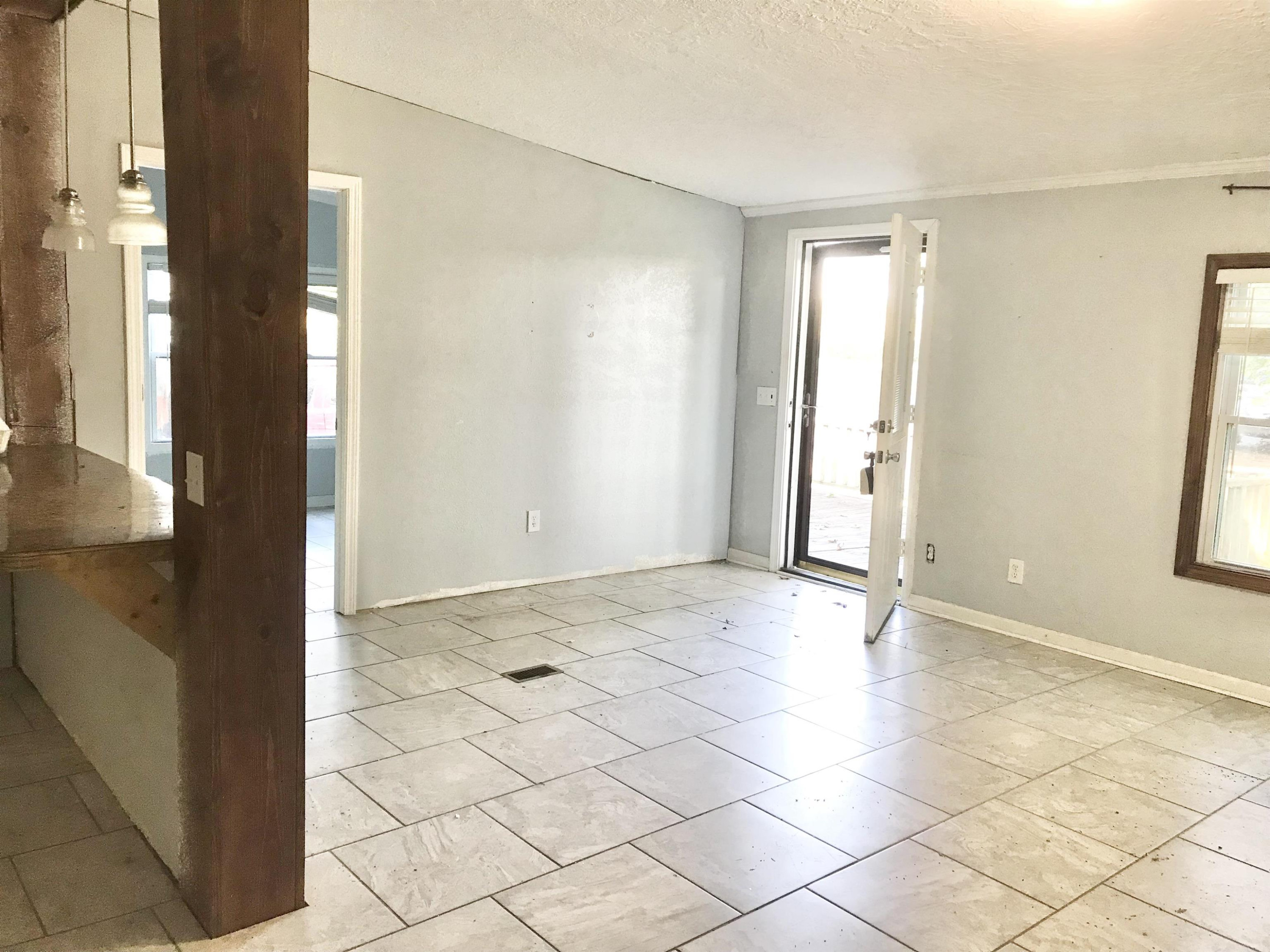 4575 Highway 70 E