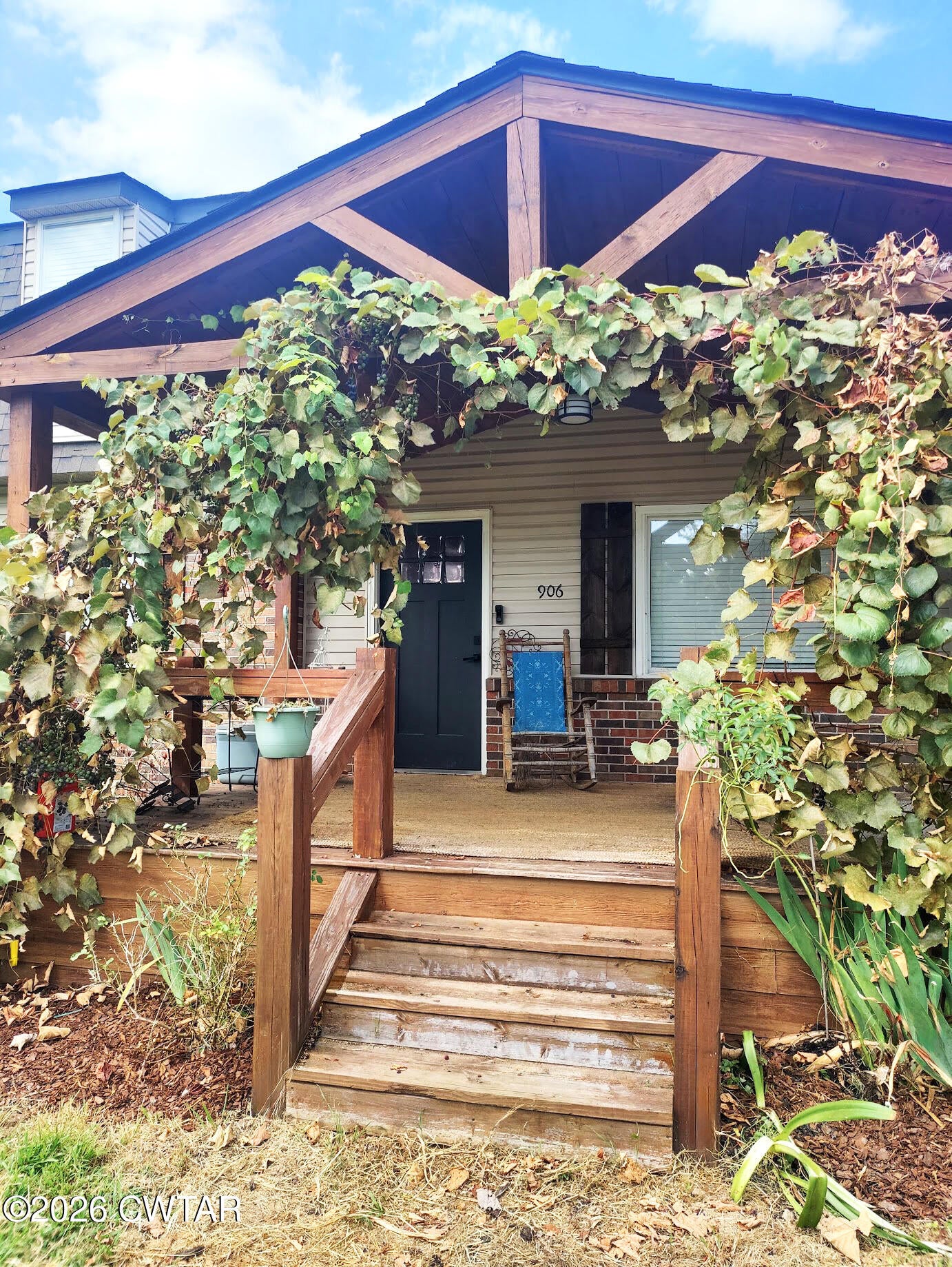 906 Jordan Terrace