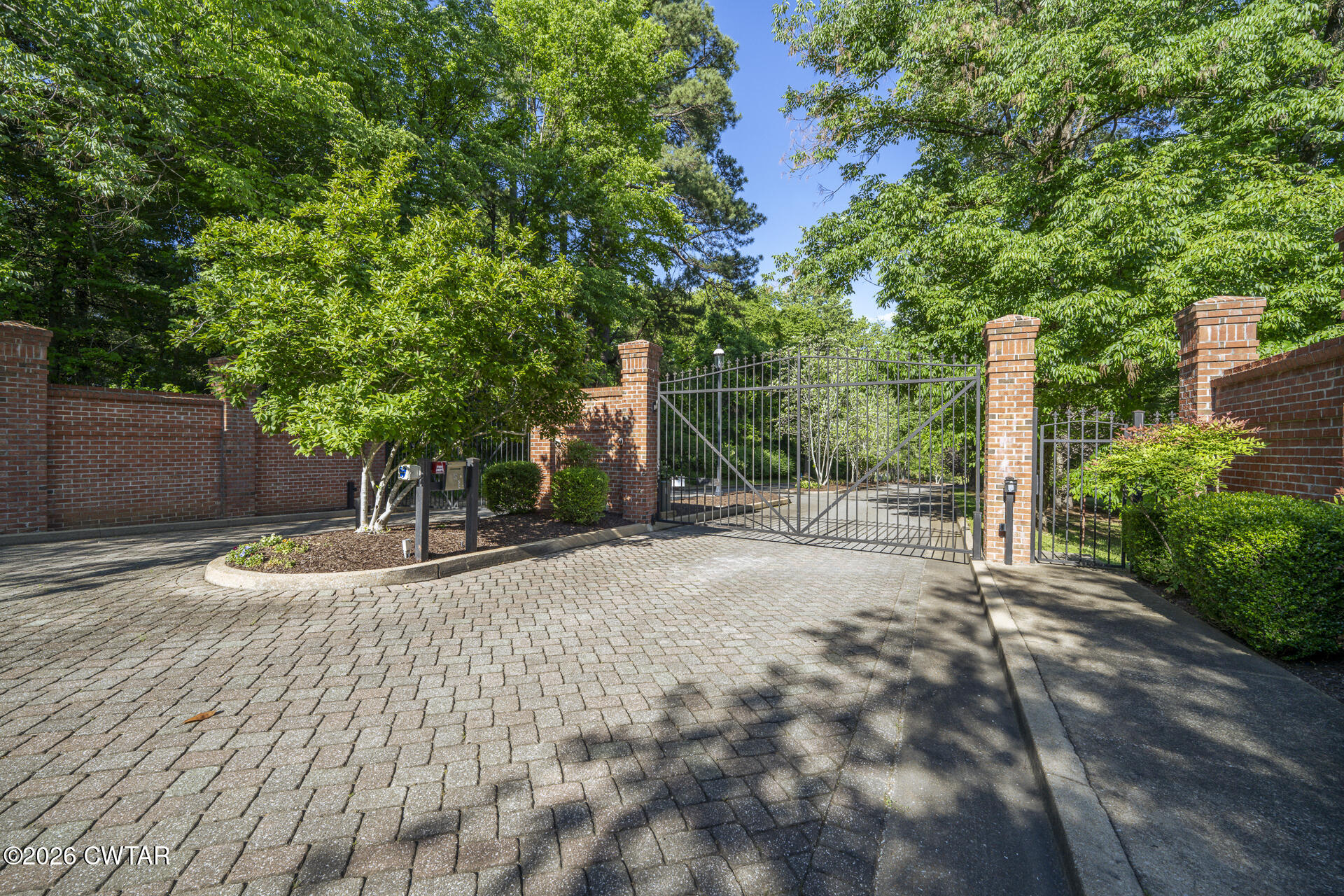 24 Frankland Avenue