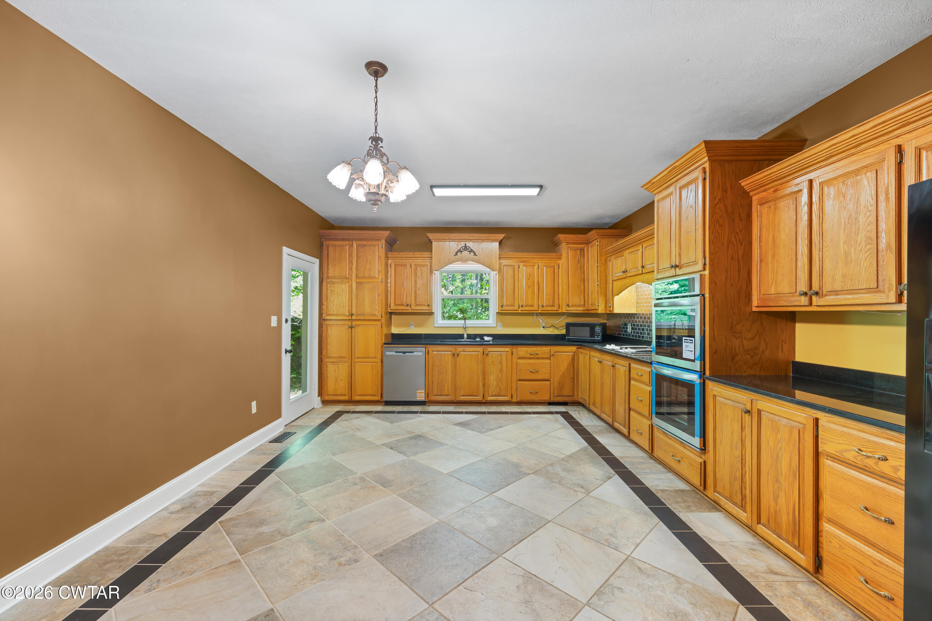 1555 Short Road