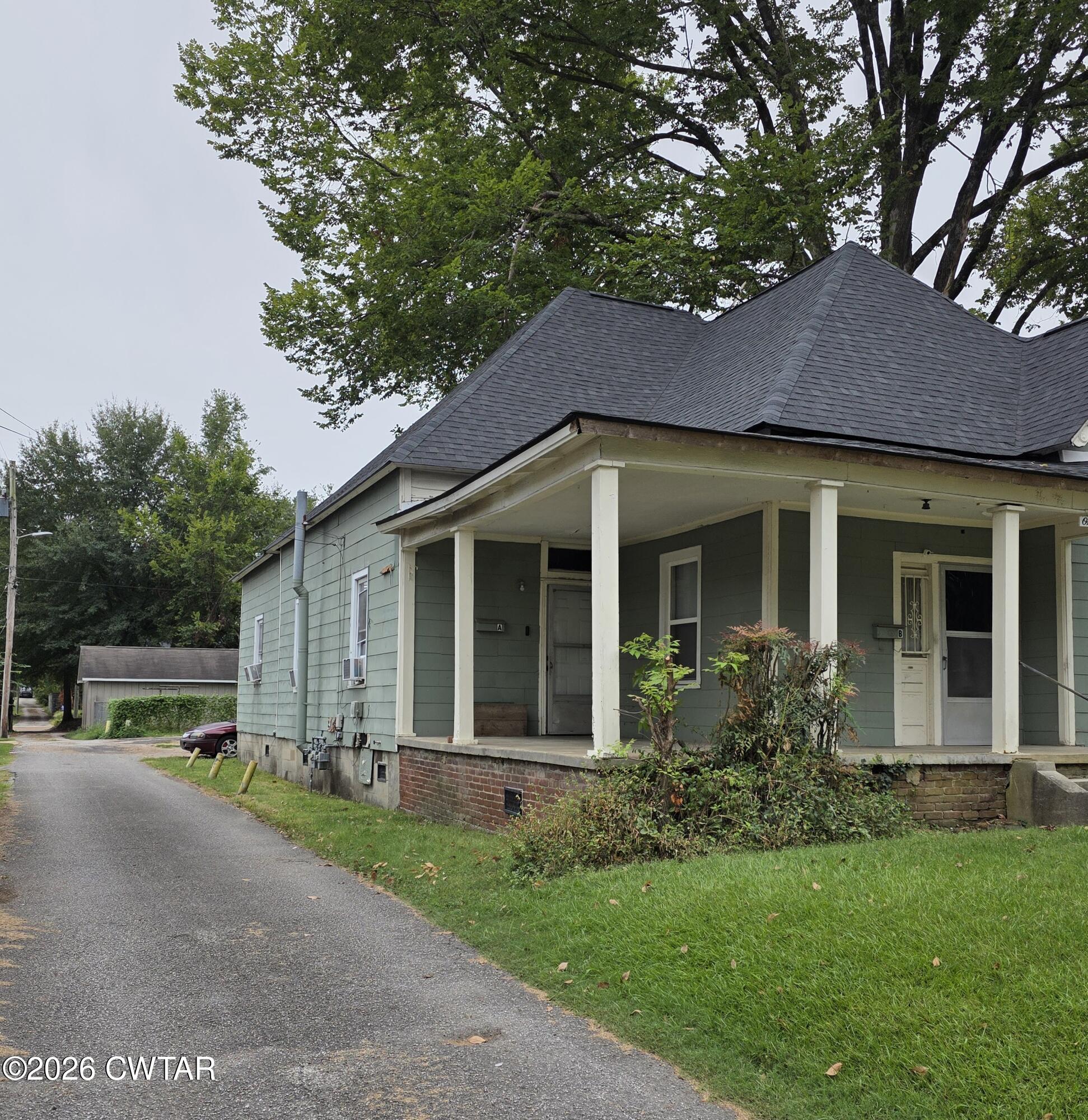 116 W Grand Street