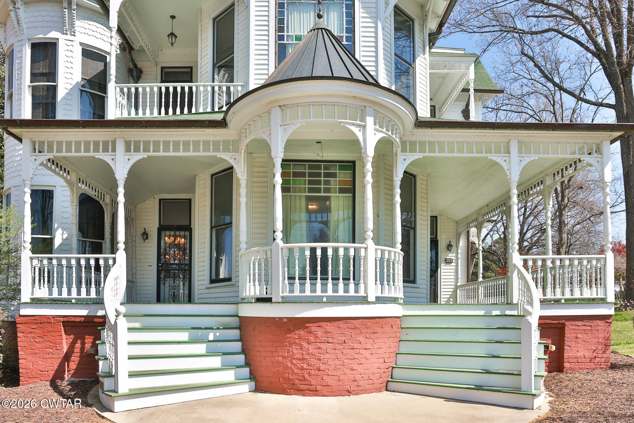 203 N McCombs Street