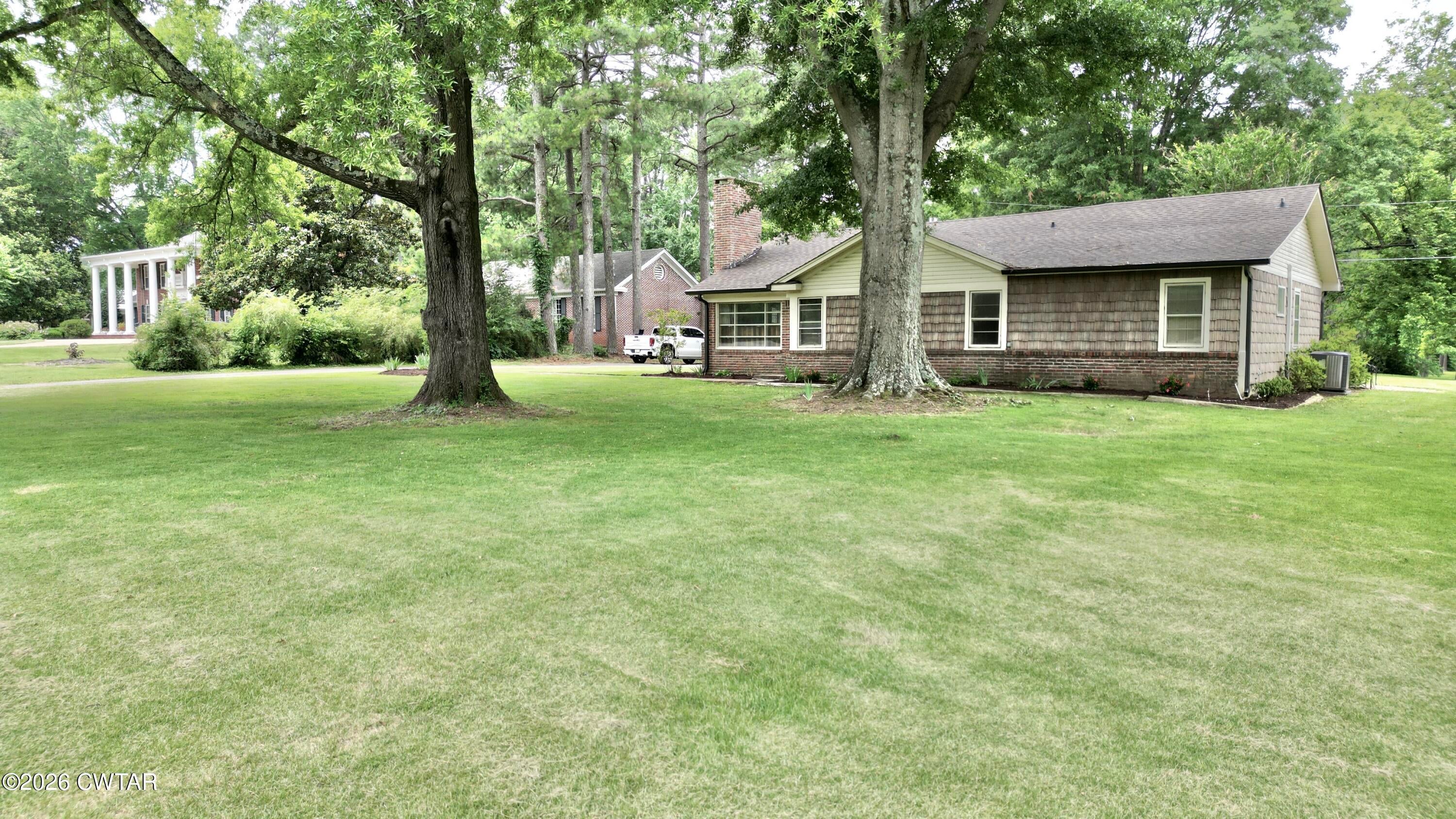 409 Honeysuckle Lane