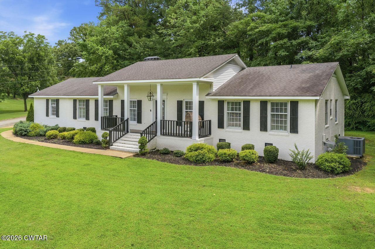 Photo 1 of 22 — 607 Colonial Drive, Lexington, TN 38351
