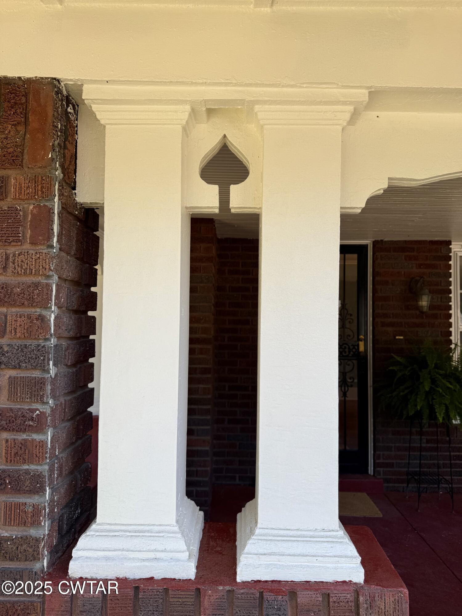 425 Arlington Avenue