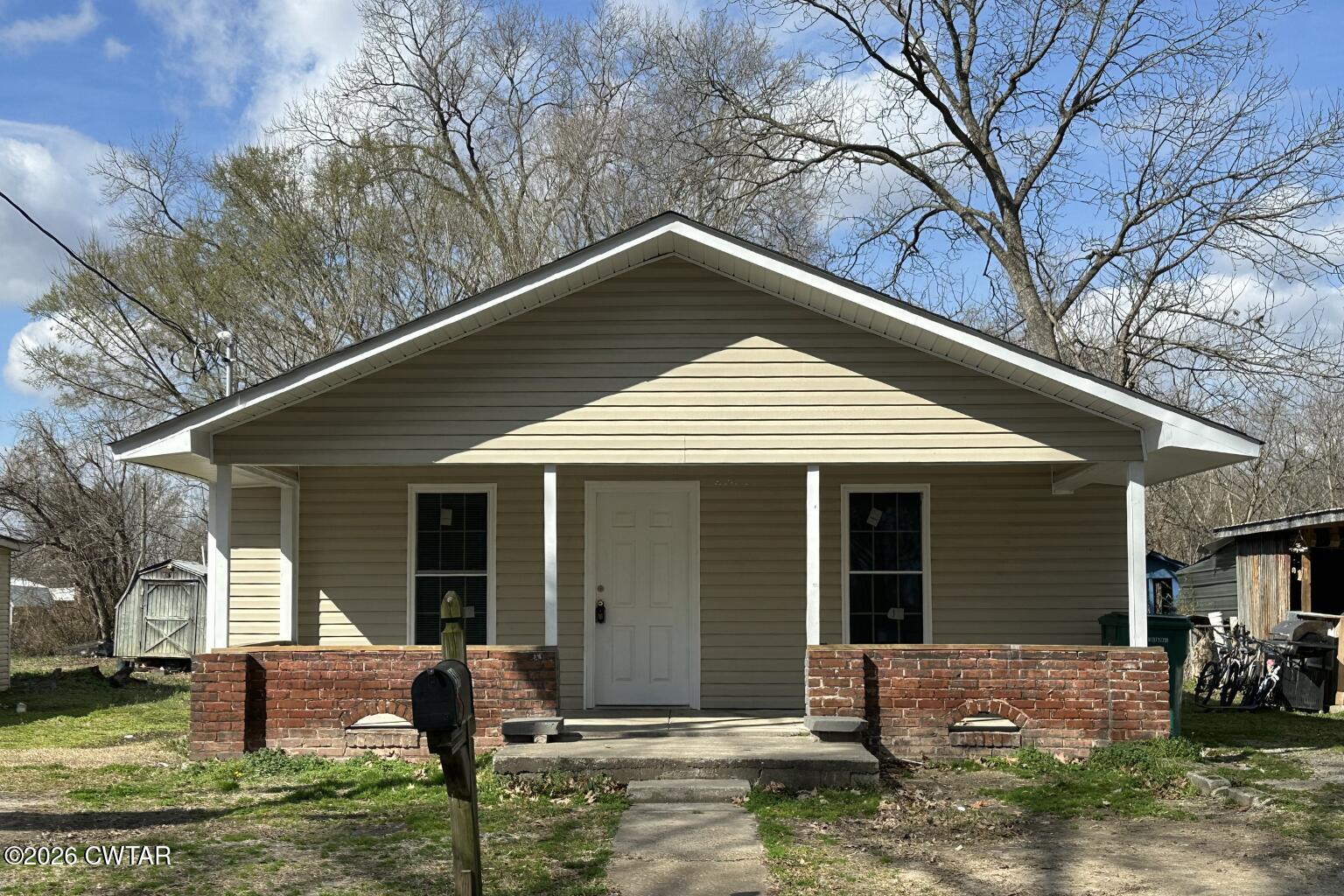 Holly St 1