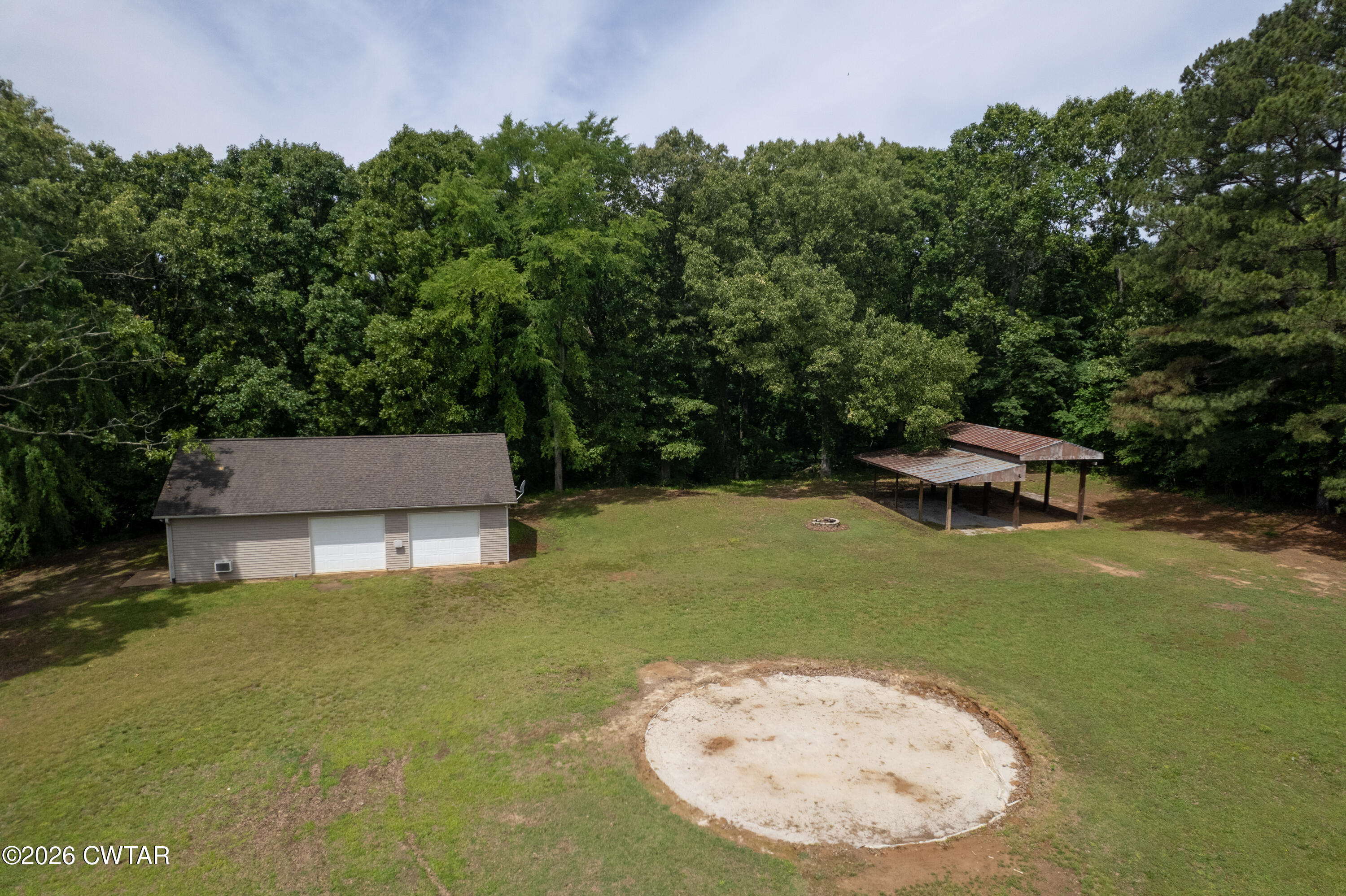 363 Lakewood Drive E