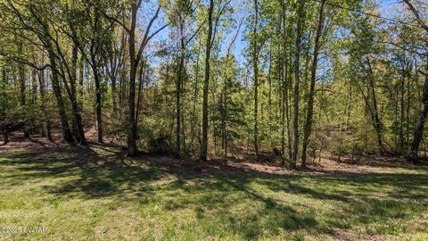 0 TN-100 E Henderson TN 38340